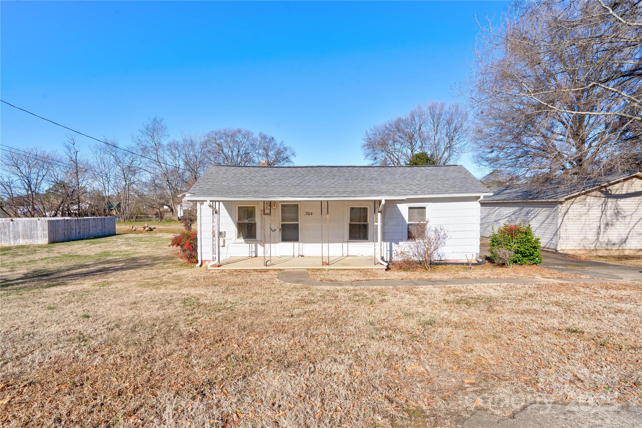 304 Edel Street Property Photo