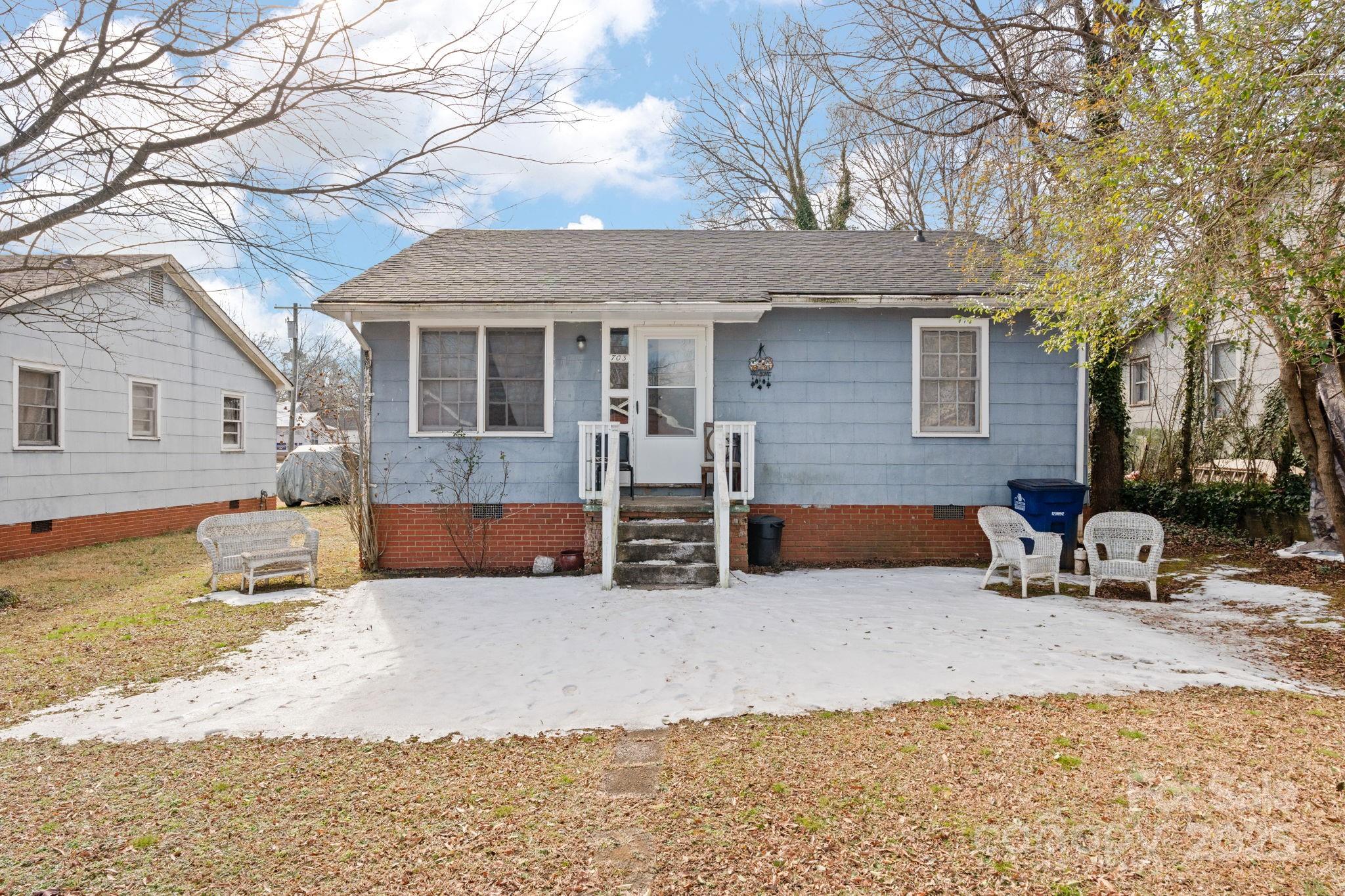703 Raeford Avenue Property Photo
