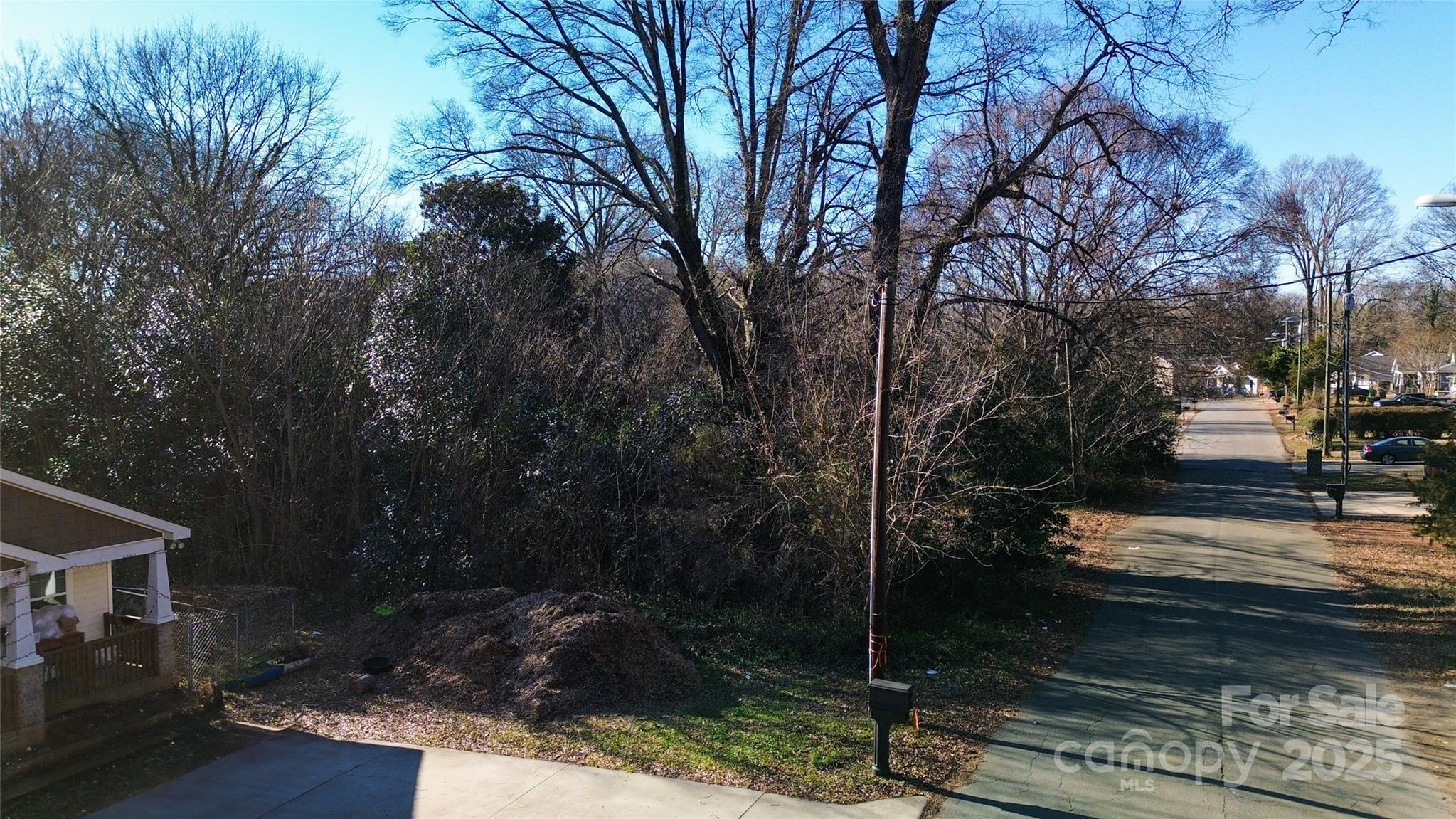 2549 Hemphill Street Property Photo 5
