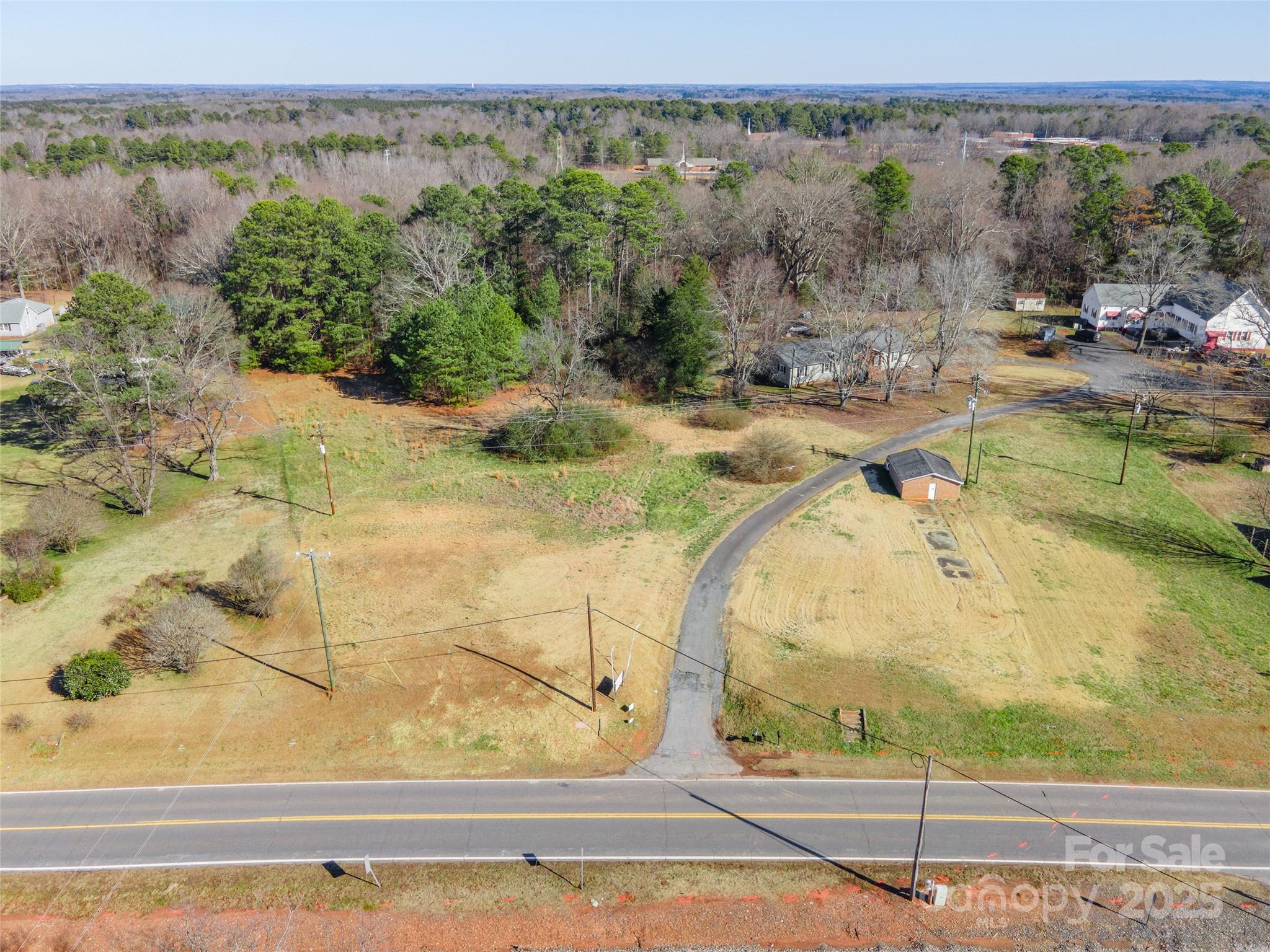 3125 Lesslie Highway Property Photo 6