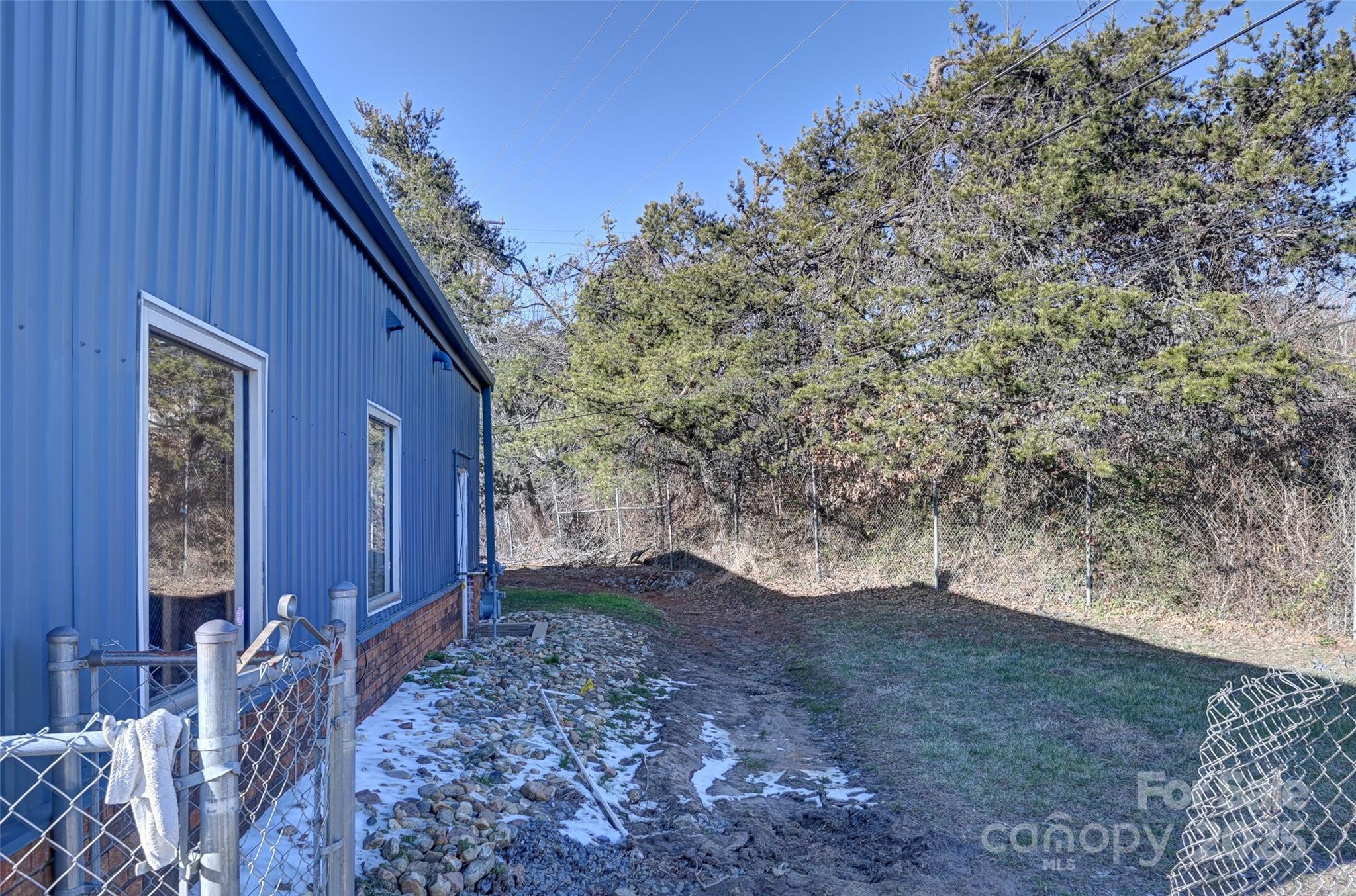 2068 Us 70 Highway Property Photo 2