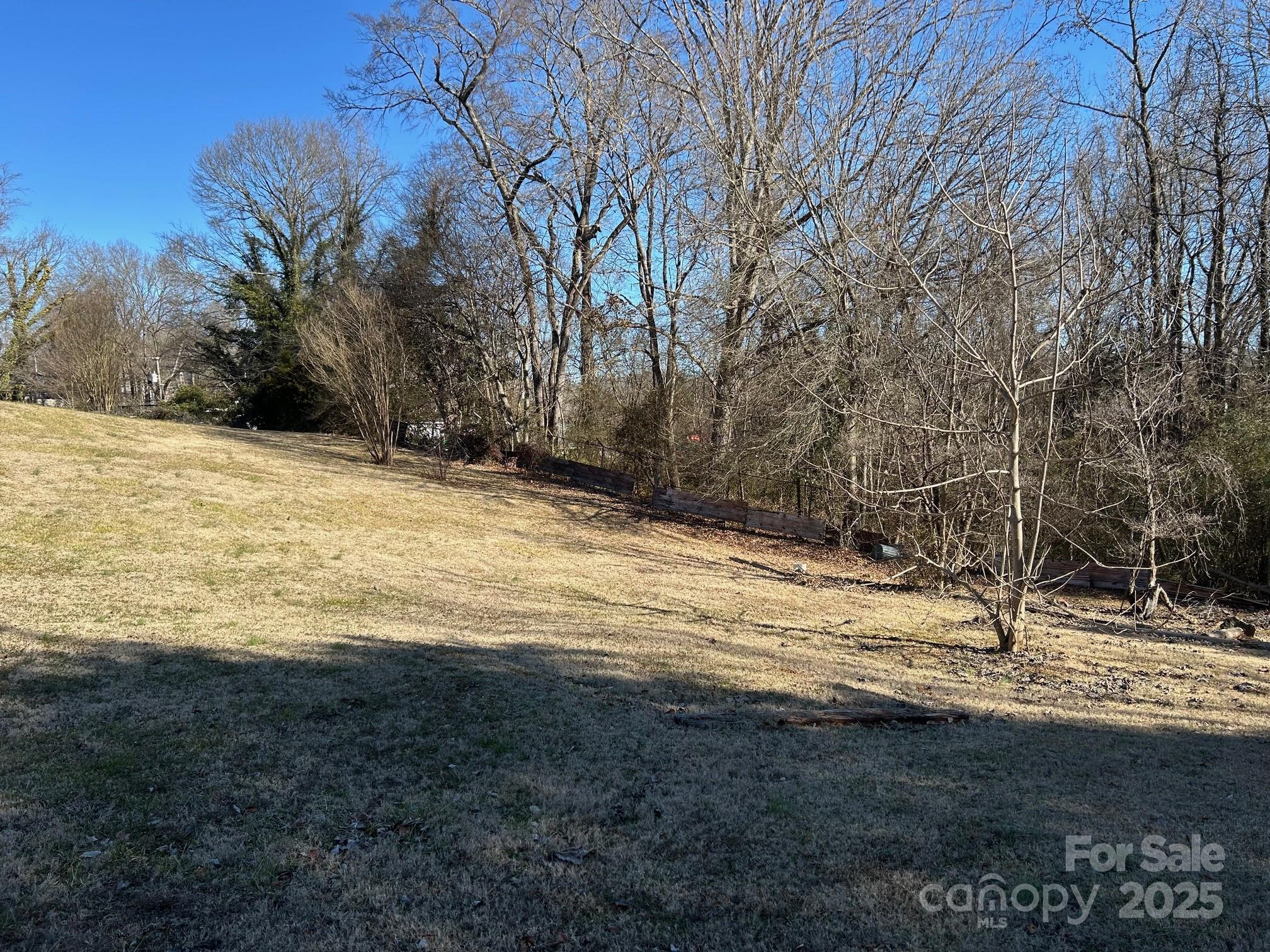 520 Central Drive Property Photo 8