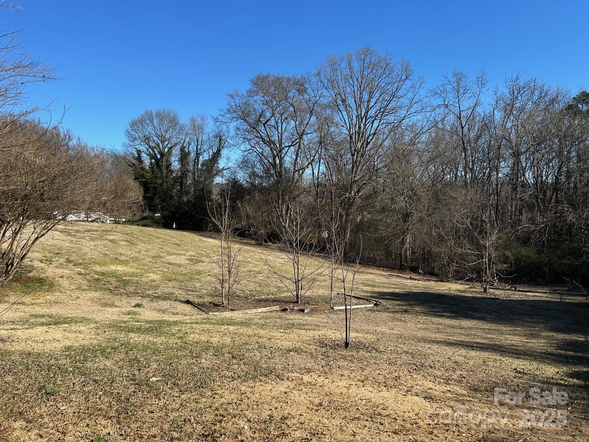 520 Central Drive Property Photo 10