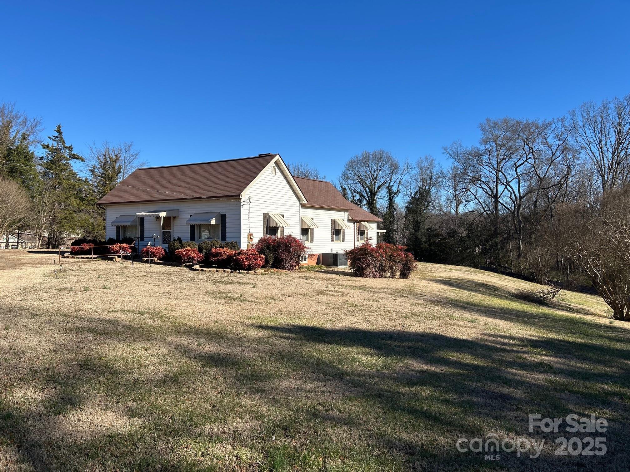 520 Central Drive Property Photo 11