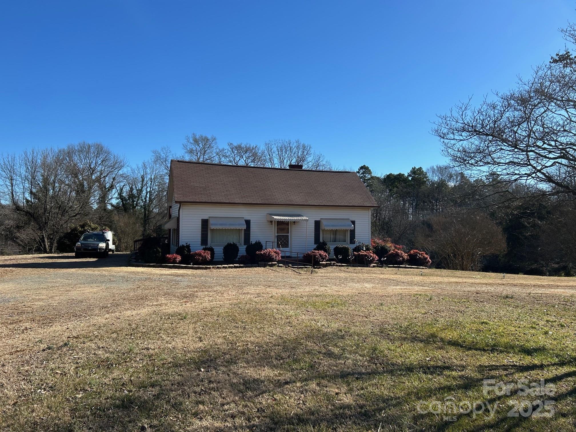 520 Central Drive Property Photo 13