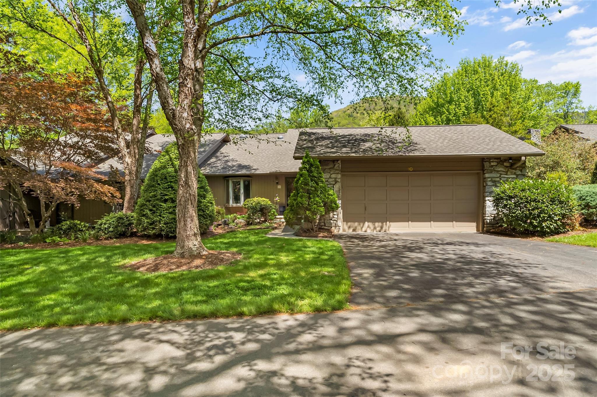 10 Clubside Drive Property Photo