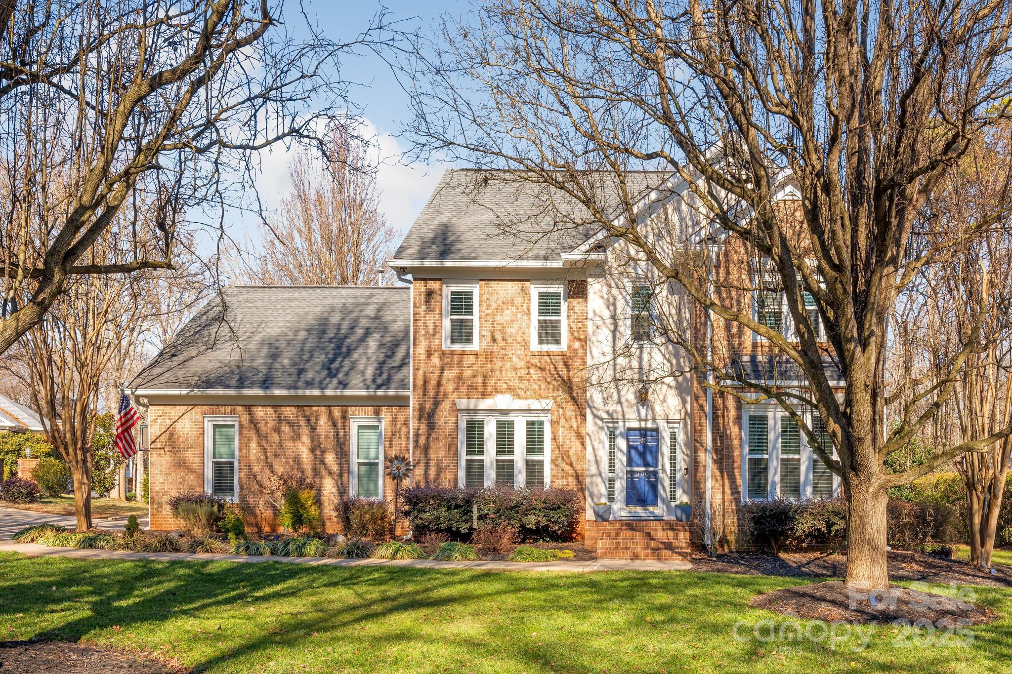 300 Dorsett Downs Property Photo