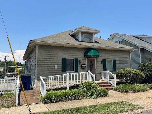 229 Davie Avenue Property Photo 3