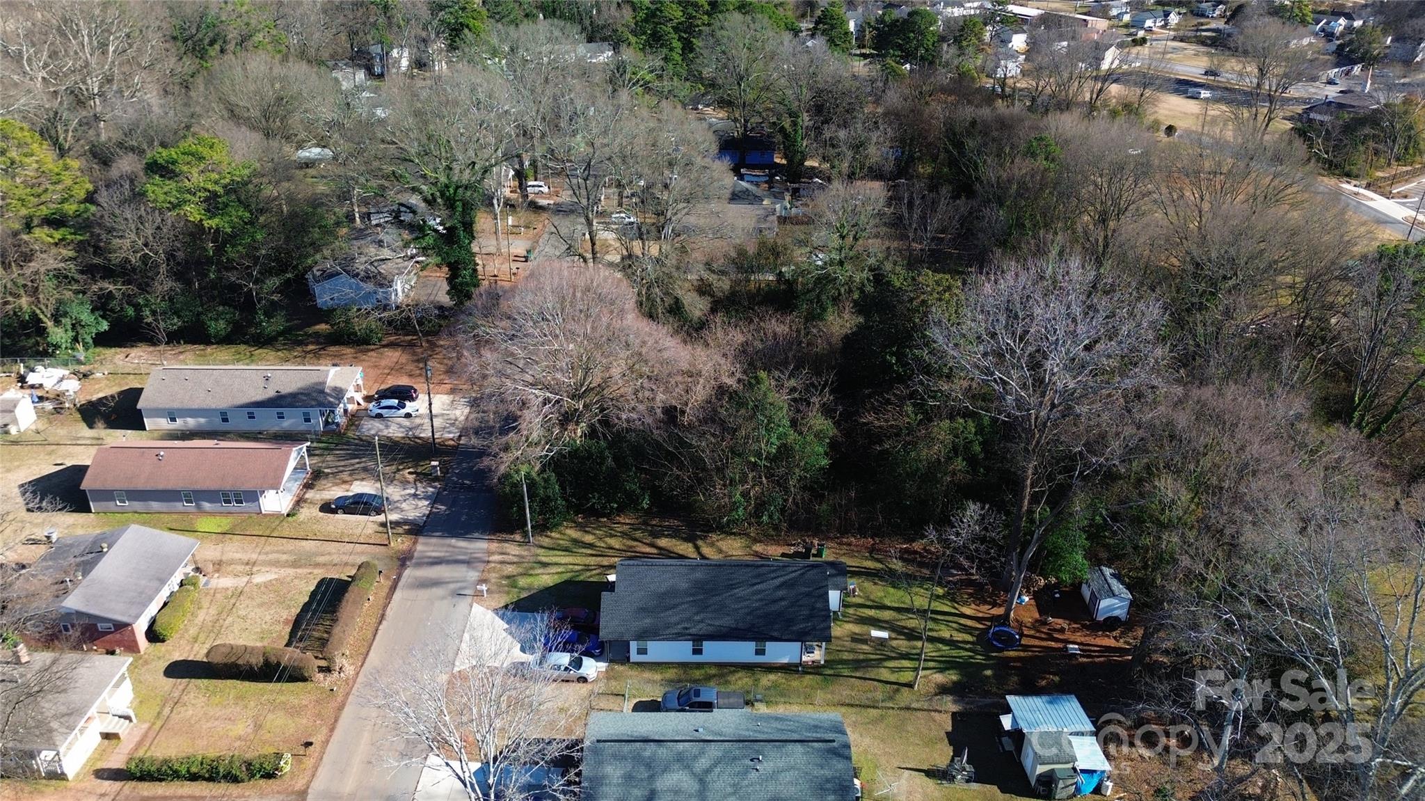 2557 Hemphill Street Property Photo 5
