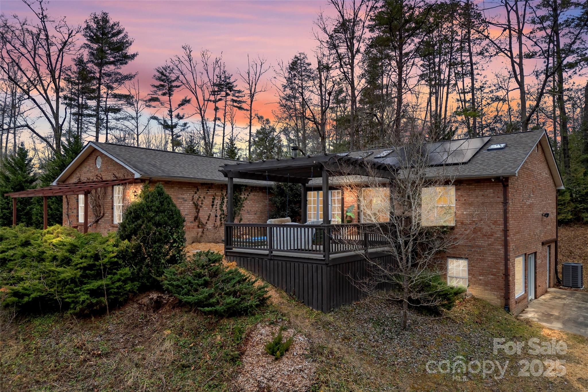 221 Edge Road Property Photo