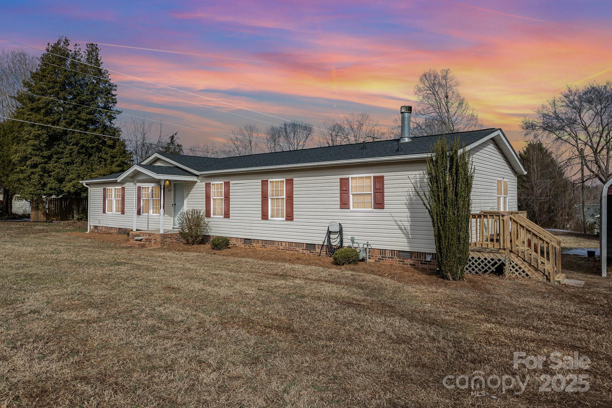6295 Holder Road Property Photo