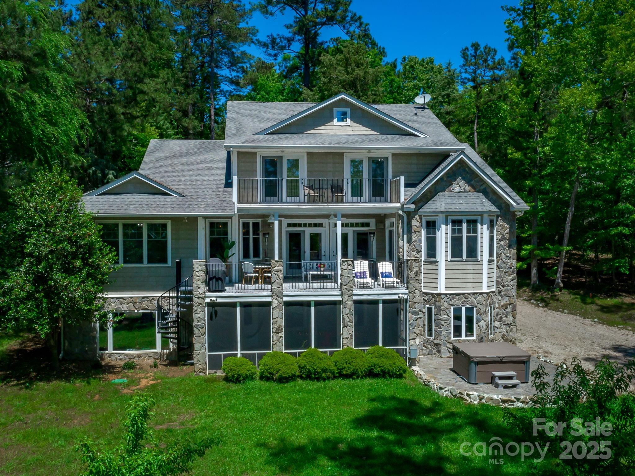 668 Wateree Key Court Property Photo