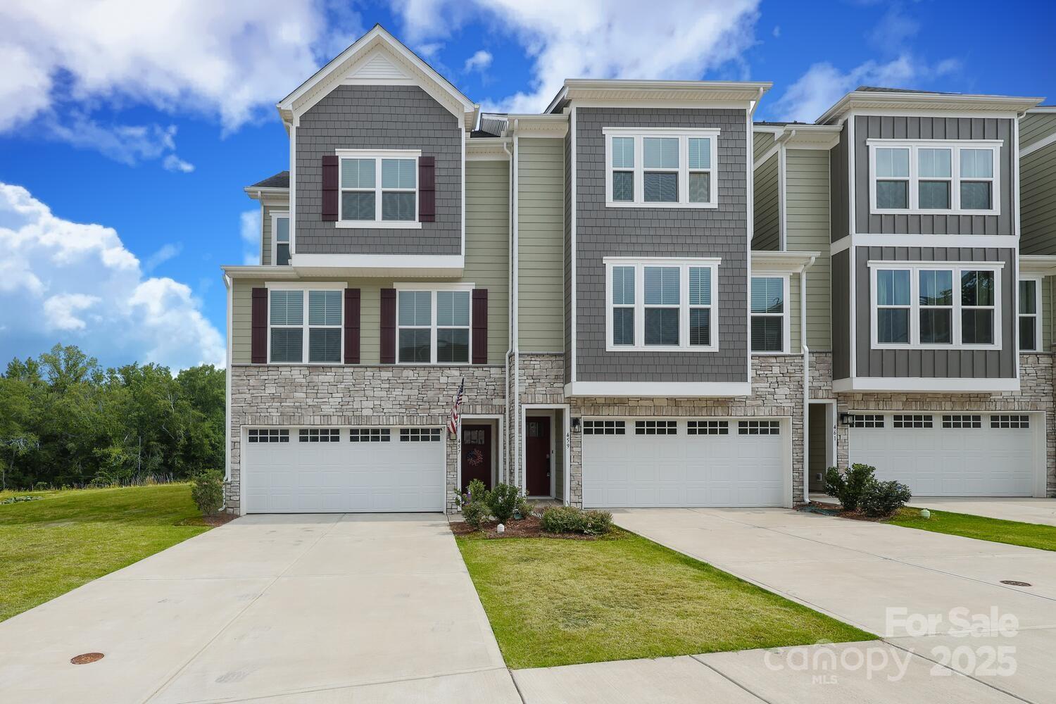 457 Lahinch Drive Property Photo