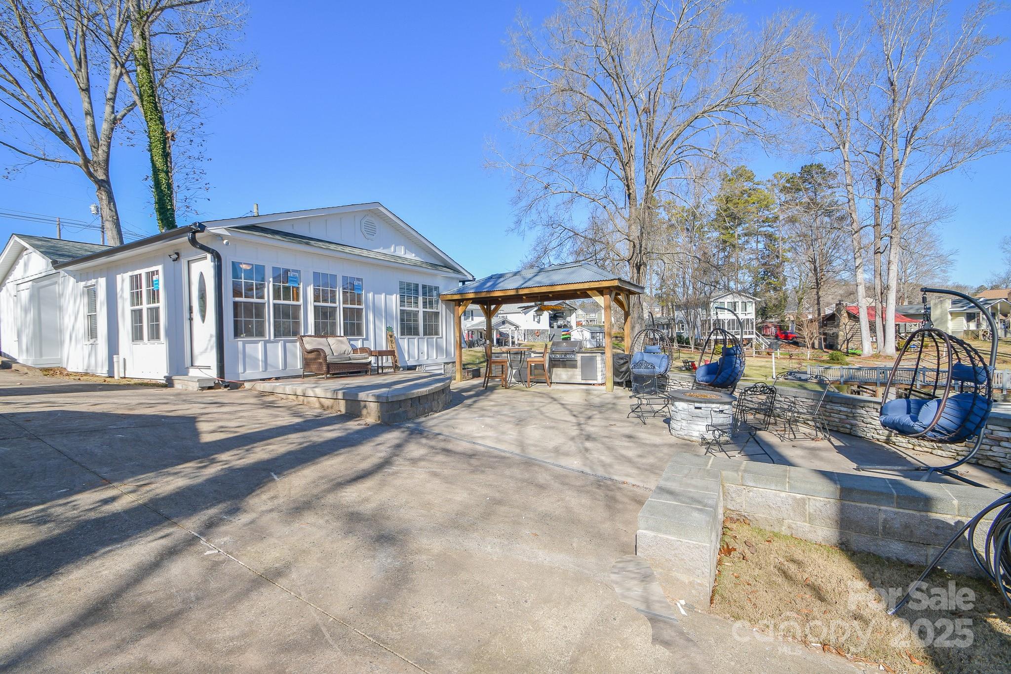 631 Hickory Point Drive Property Photo