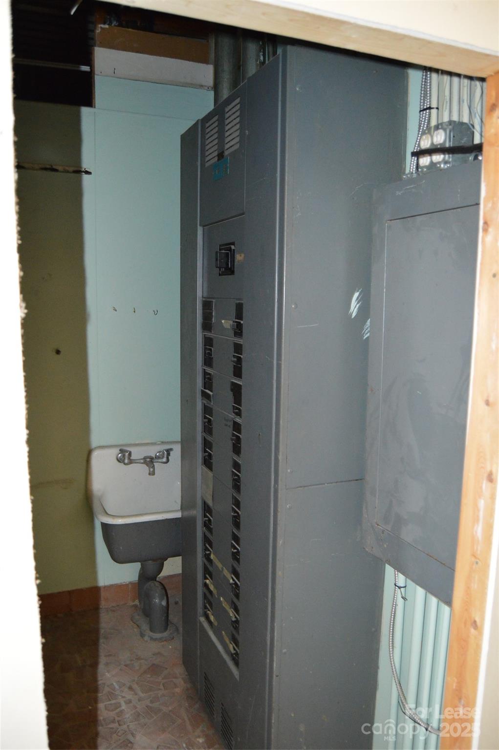 1470 Front Street Property Photo 13