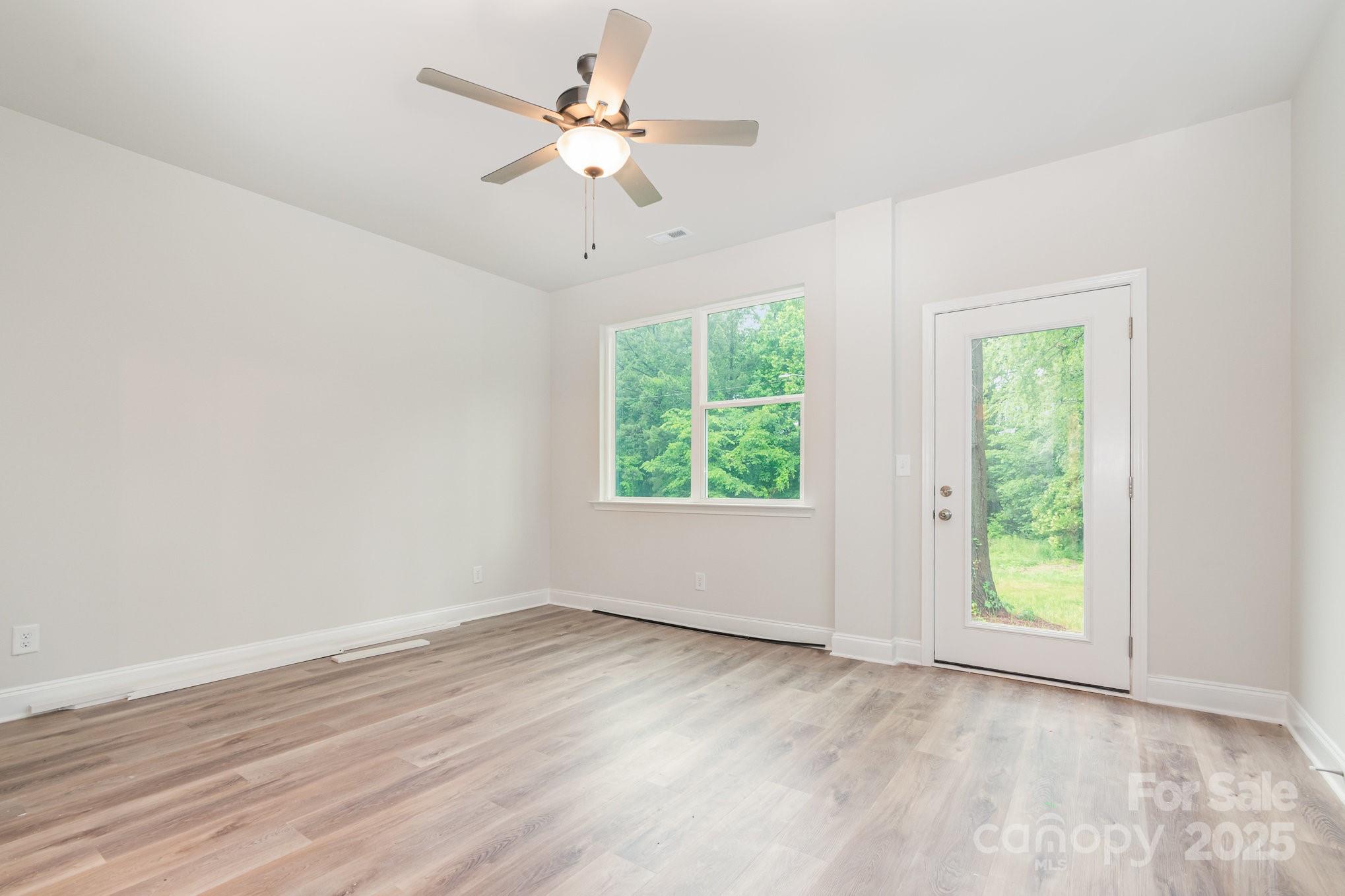 343 Gray Drive Property Photo 5