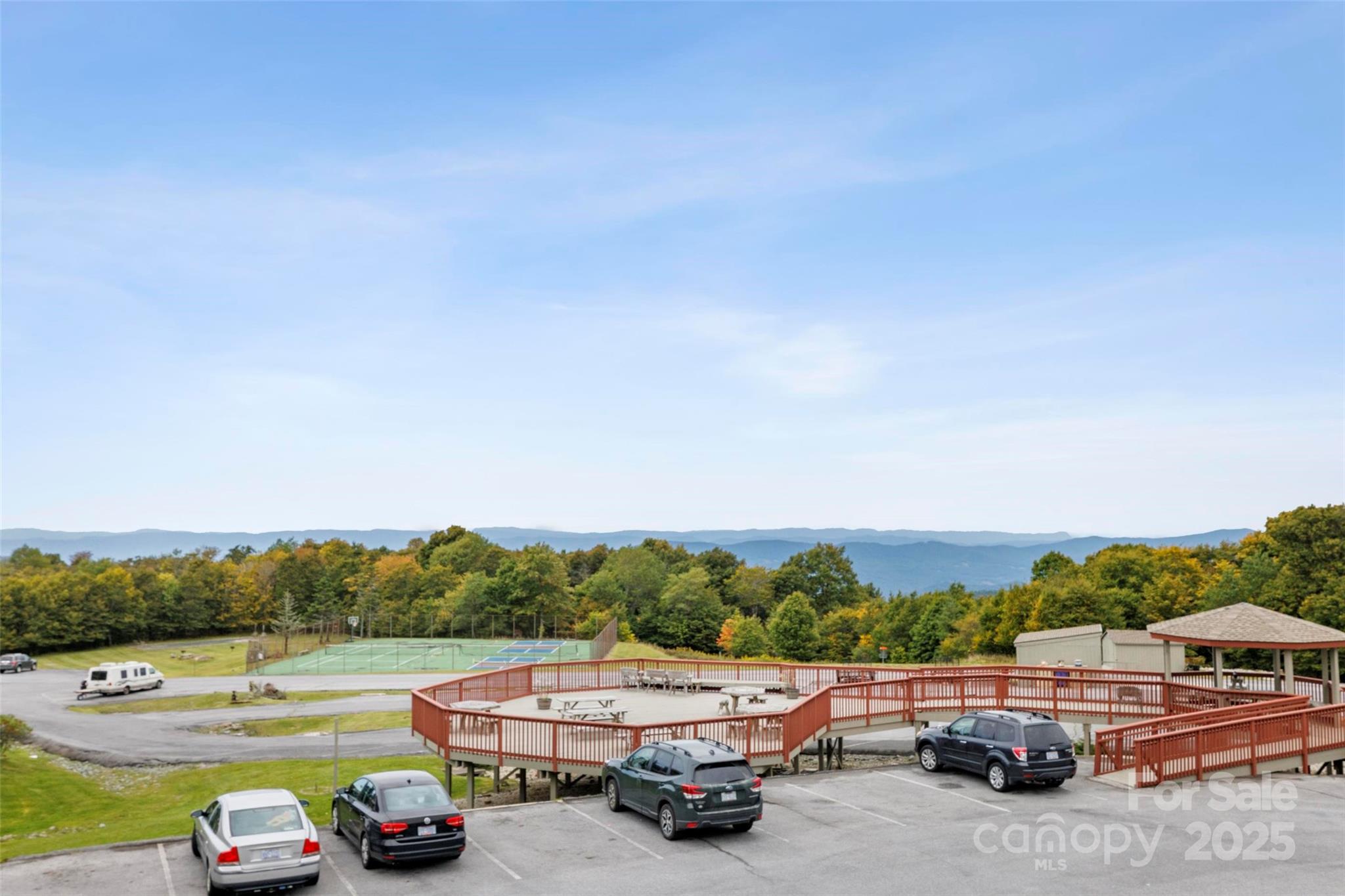 301 Pinnacle Inn Road 4211 Property Photo 5