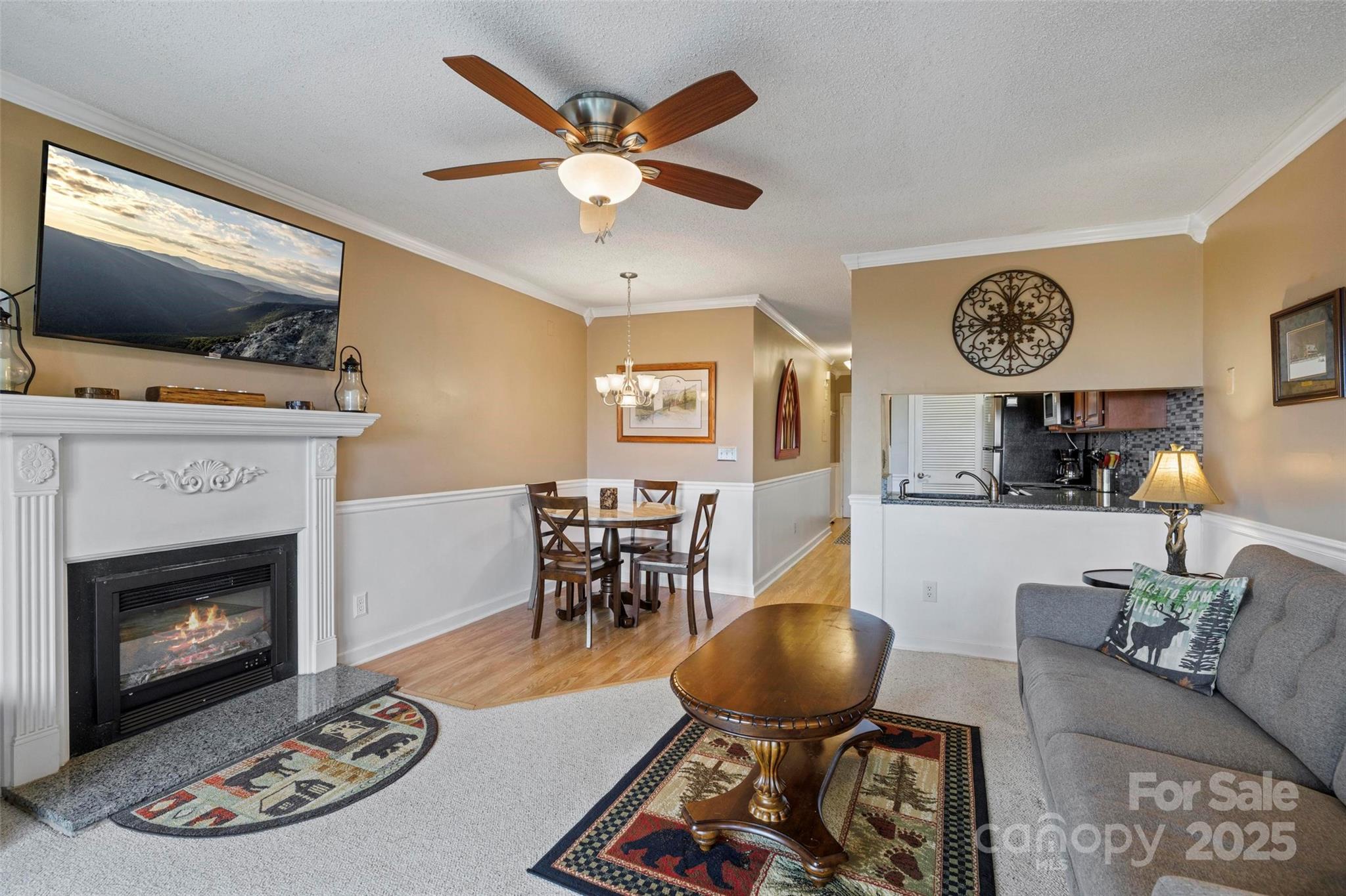 301 Pinnacle Inn Road 4211 Property Photo 6