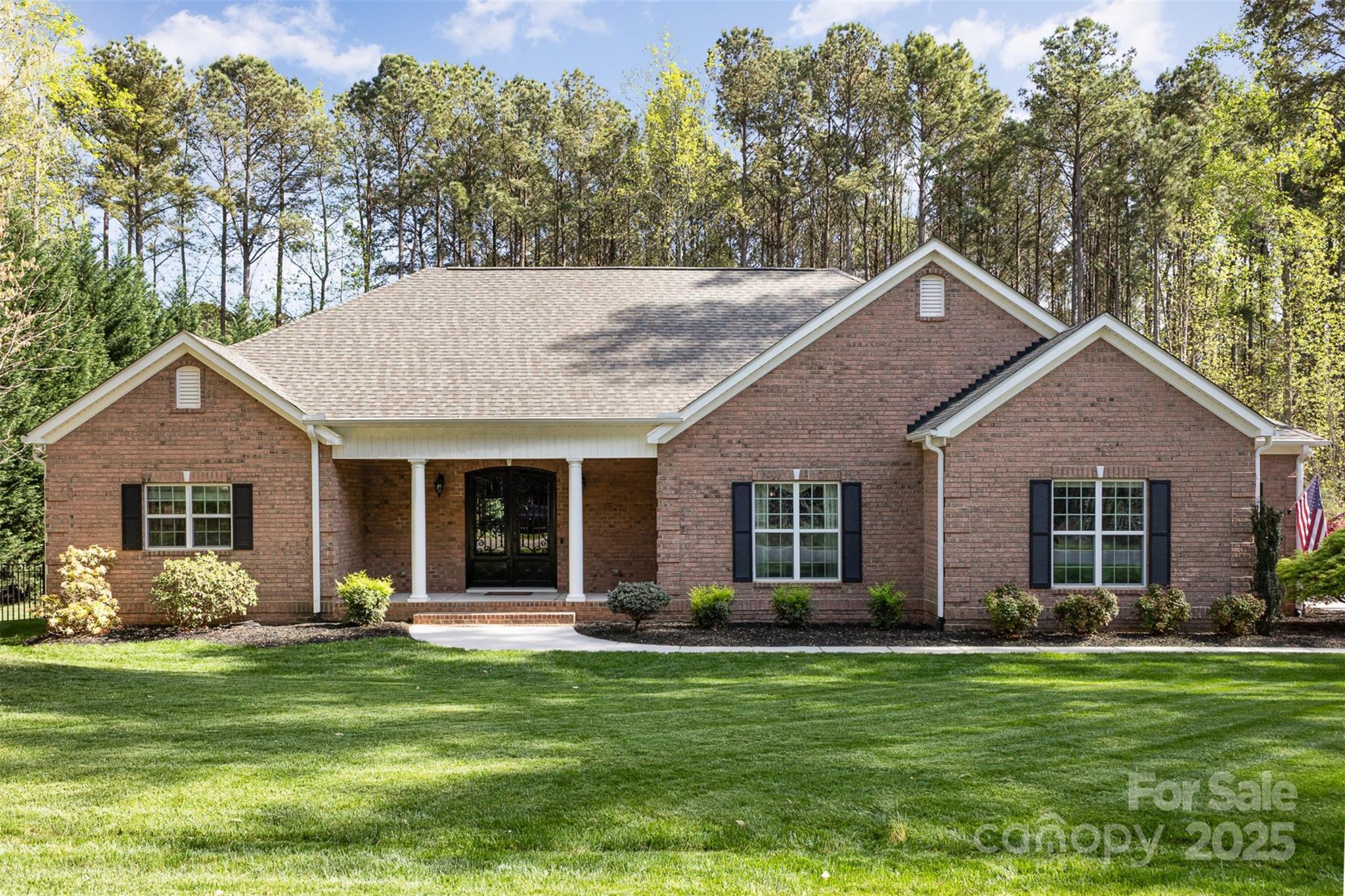 28117 Real Estate Listings Main Image