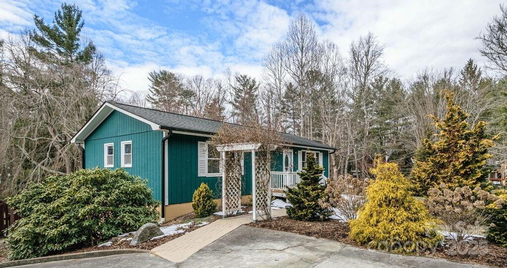 520 Corbly Drive Property Photo