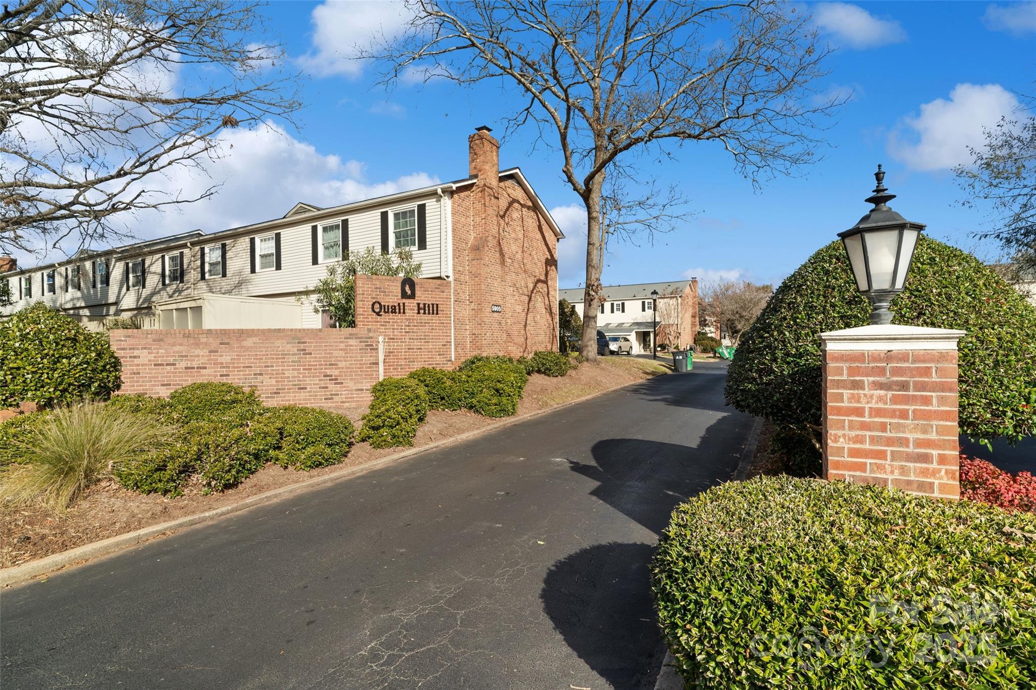 5915 Quail Hollow Road E Property Photo