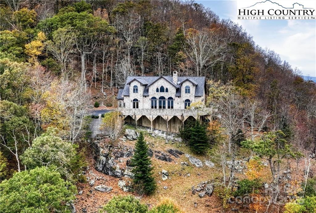 530 Howards Knob Road Property Photo