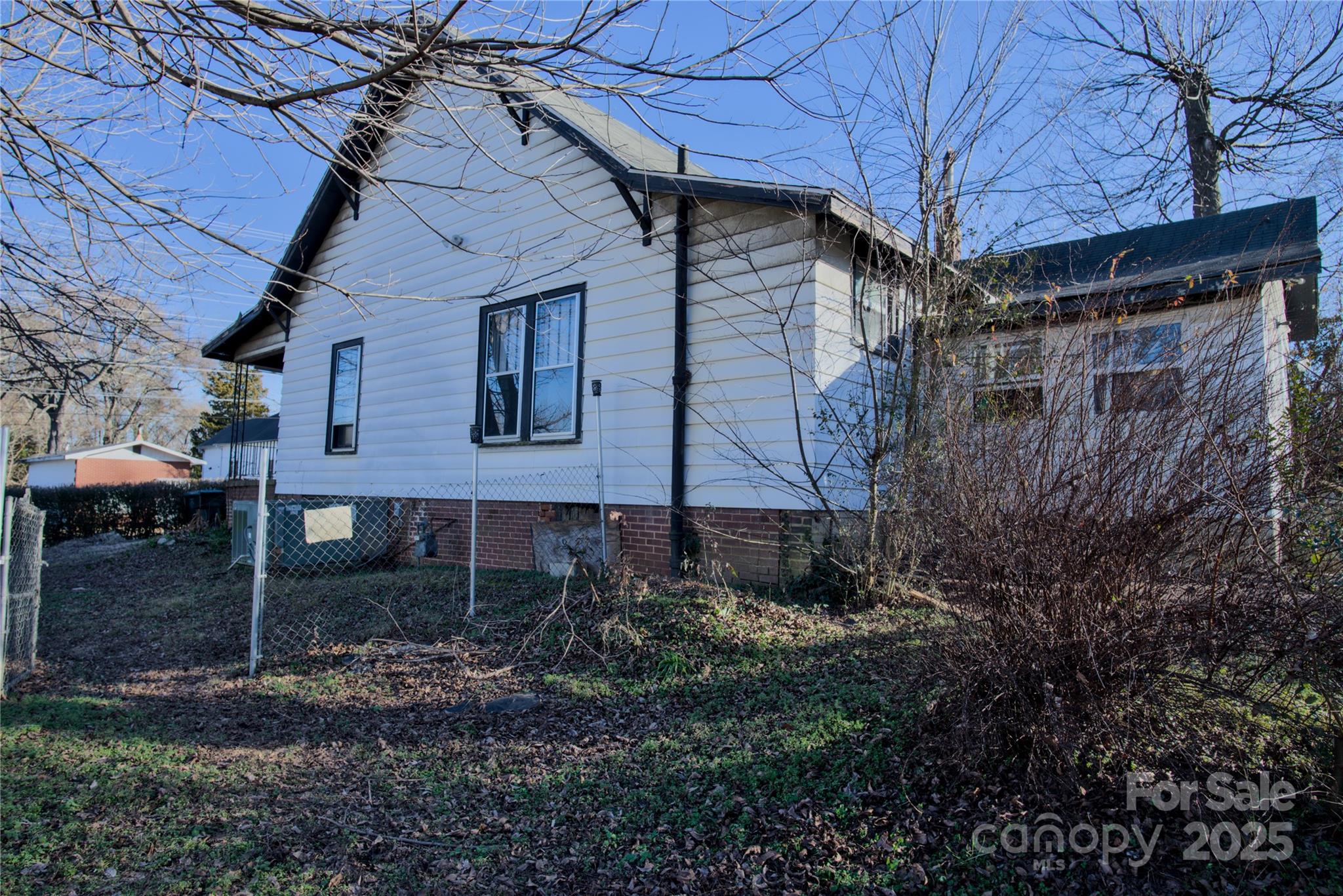 303 N Gaston Street Property Photo