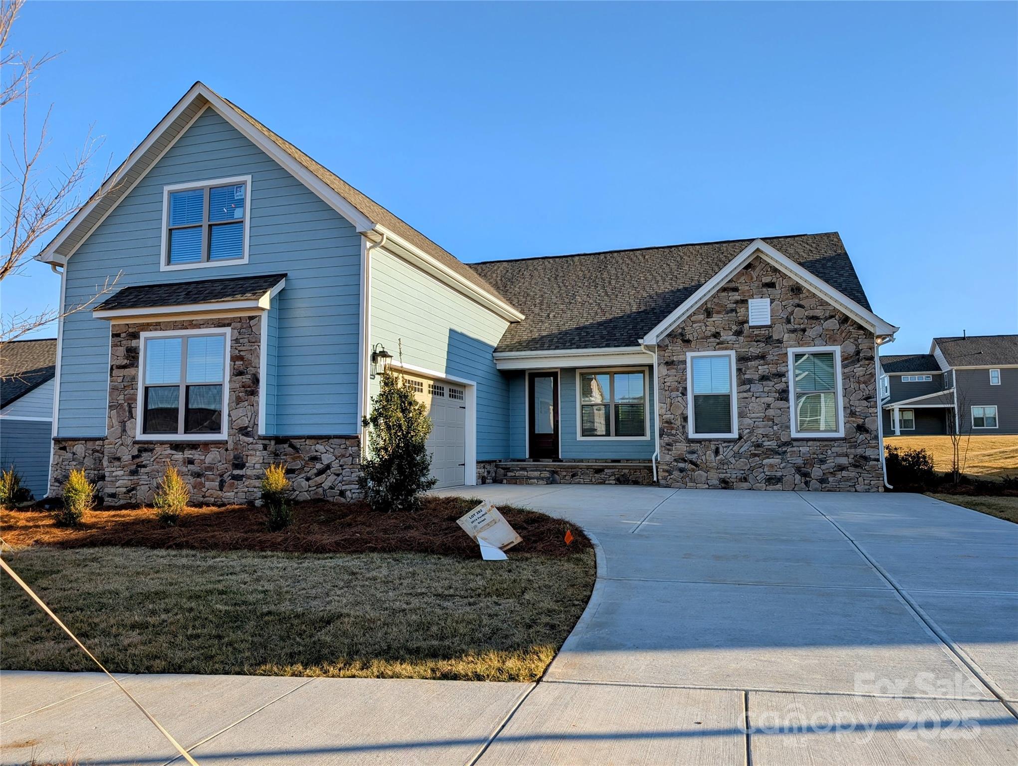 2074 Fordhill Street Property Photo