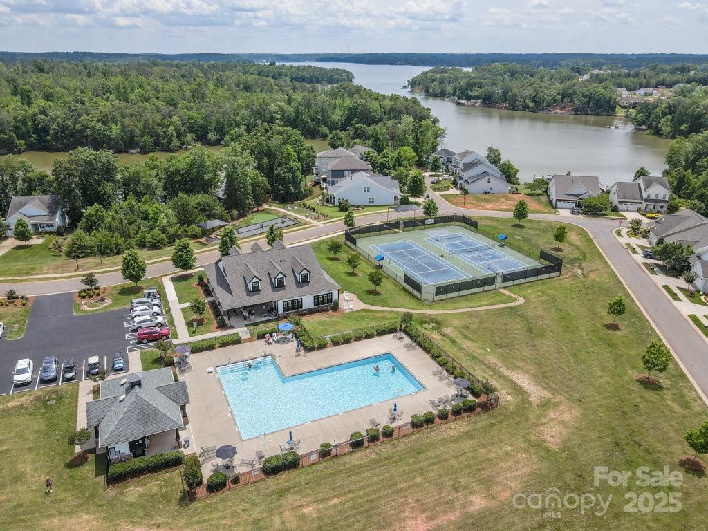 18524 Mainsail Court Property Photo 20