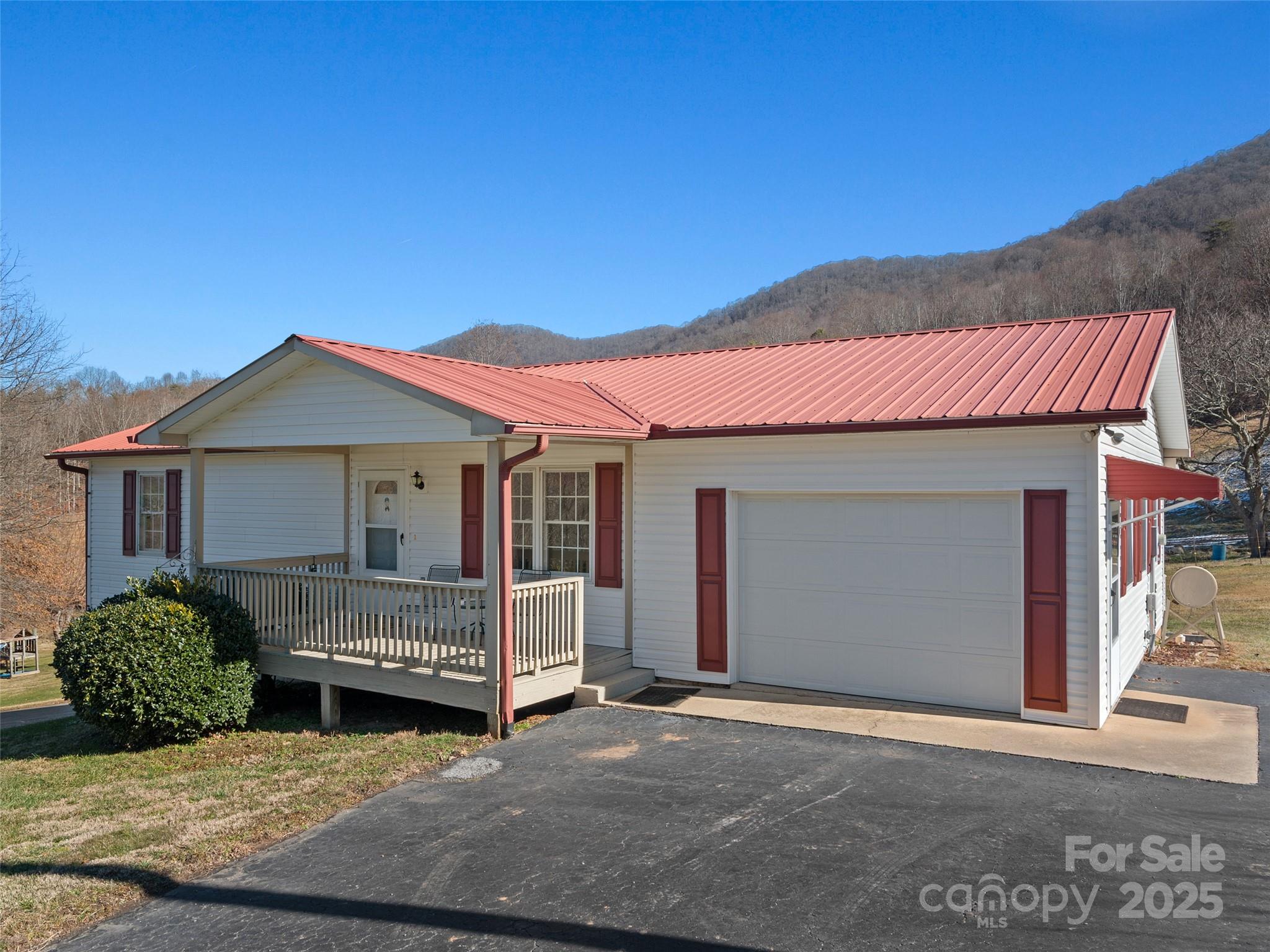 233 Elbert Burnett Road Property Photo