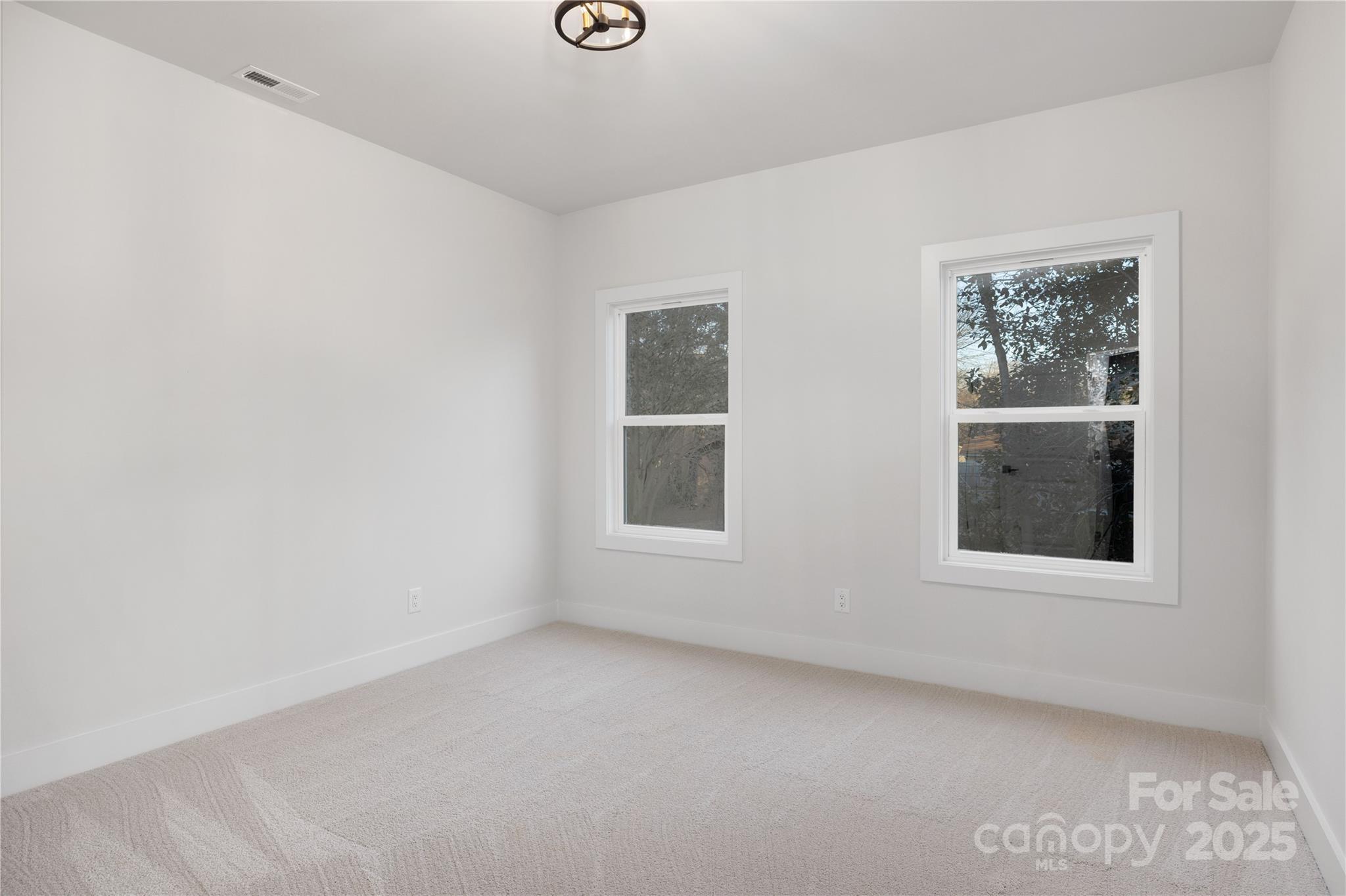 10605 S Hampton Drive Property Photo 18