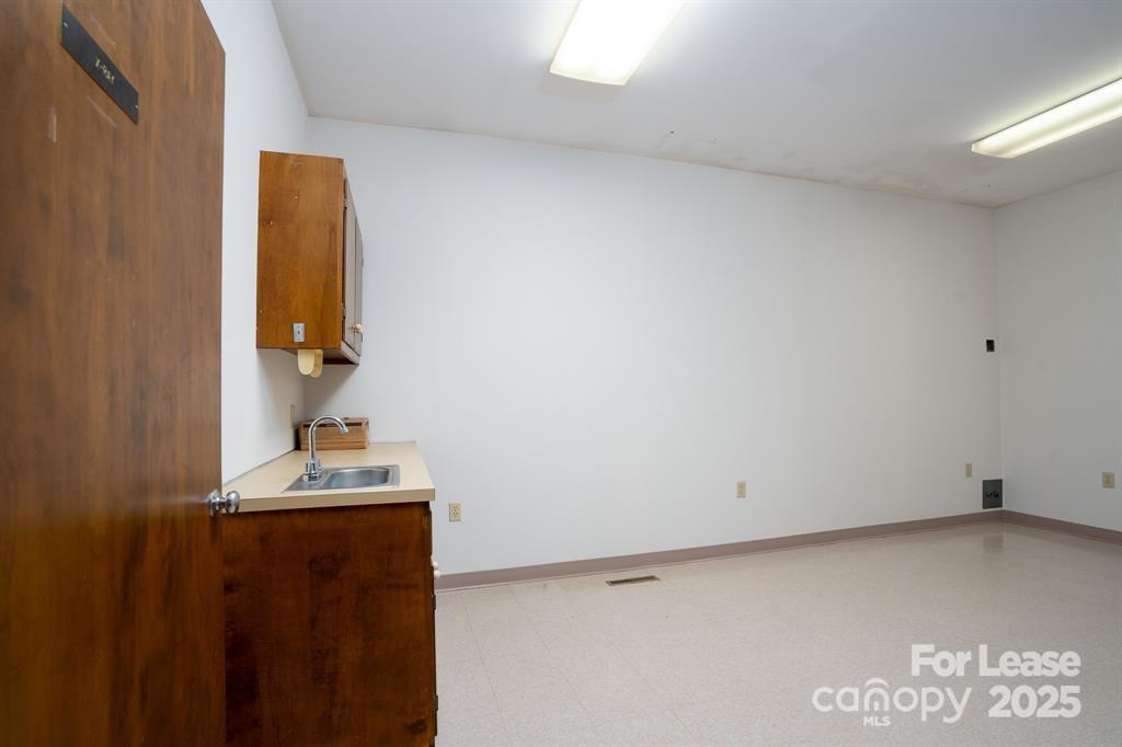 316 E Main Street Property Photo 15