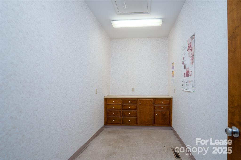 316 E Main Street Property Photo 18