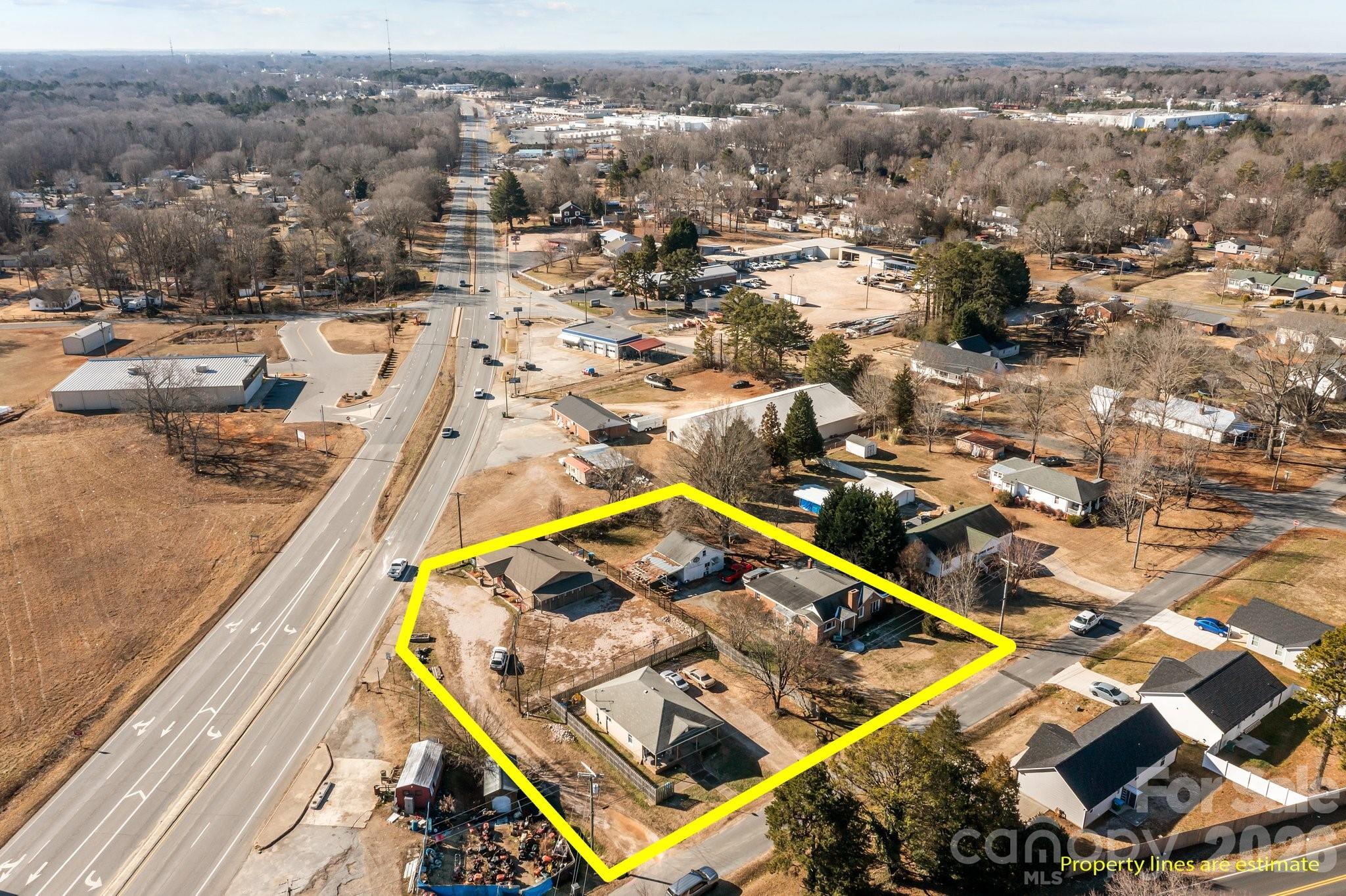 814 E Mills Drive Property Photo 4