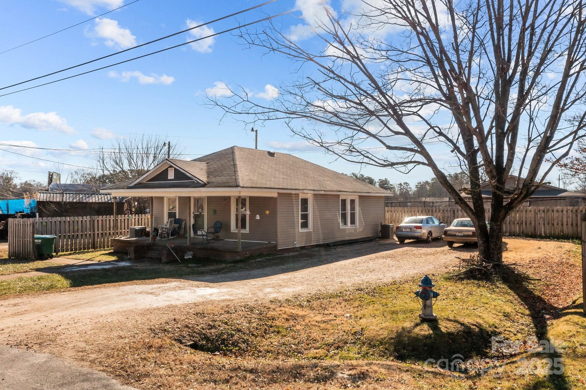 814 E Mills Drive Property Photo 18