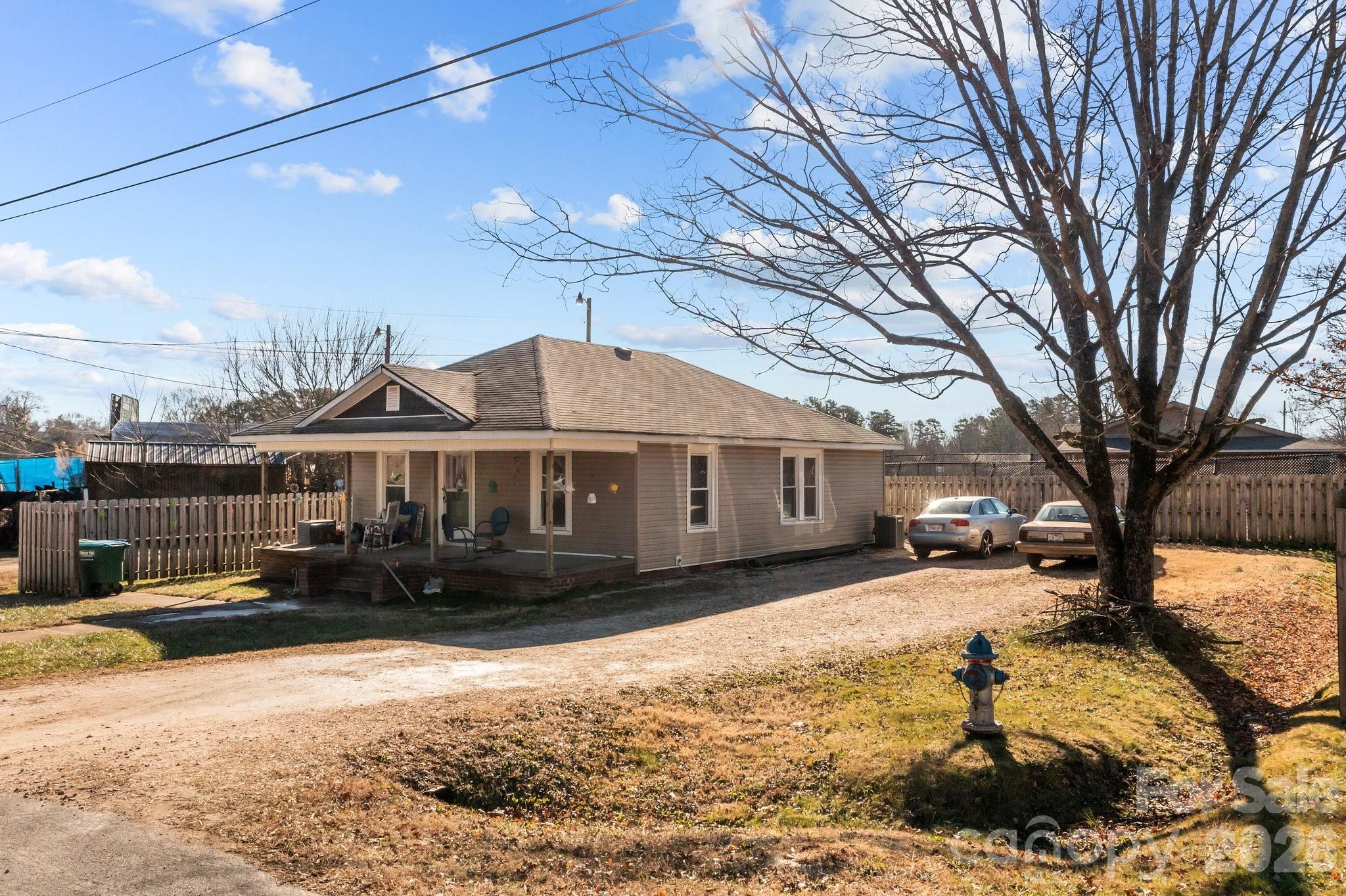 814 E Mills Drive Property Photo 18