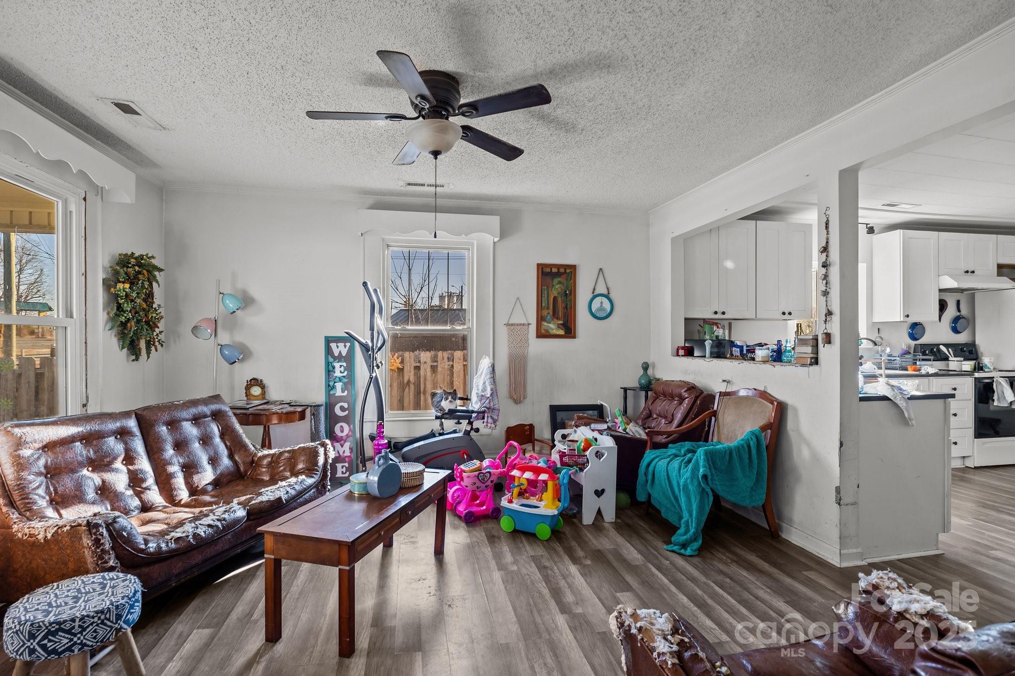 814 E Mills Drive Property Photo 20