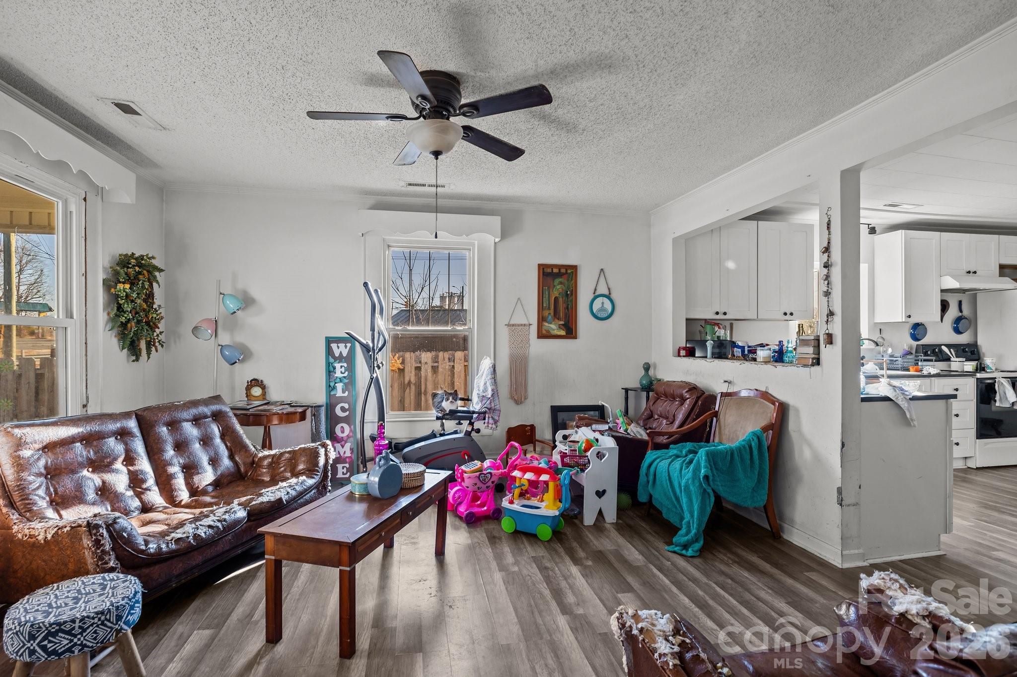 814 E Mills Drive Property Photo 20