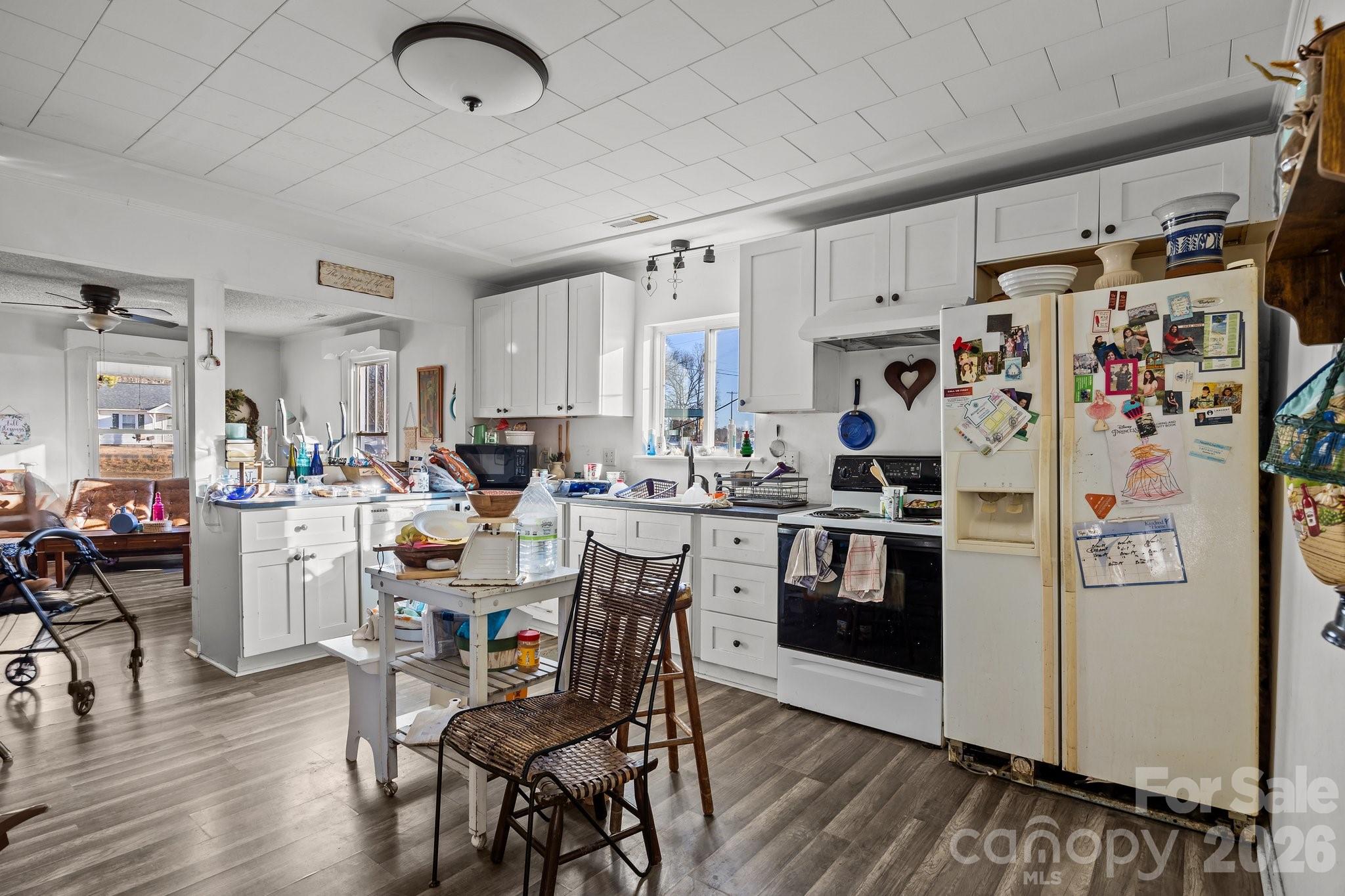 814 E Mills Drive Property Photo 22
