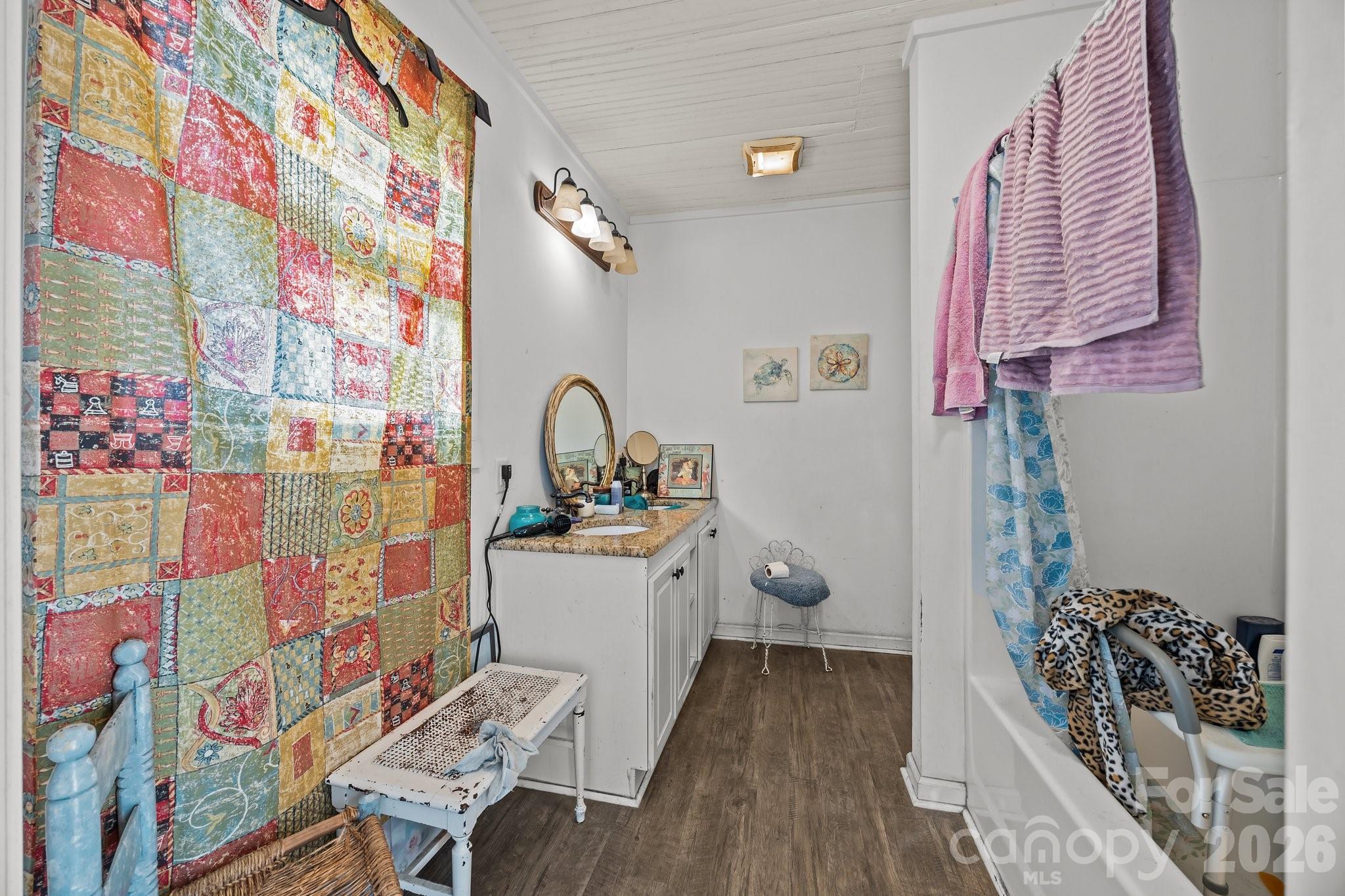 814 E Mills Drive Property Photo 24