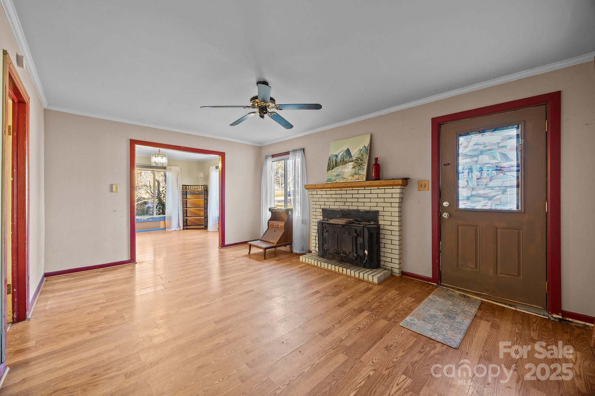 814 E Mills Drive Property Photo 31