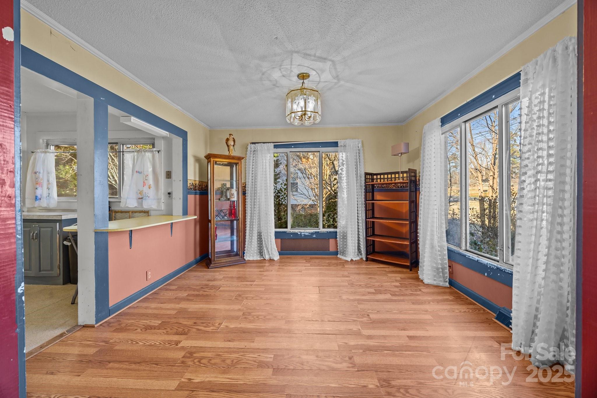 814 E Mills Drive Property Photo 33