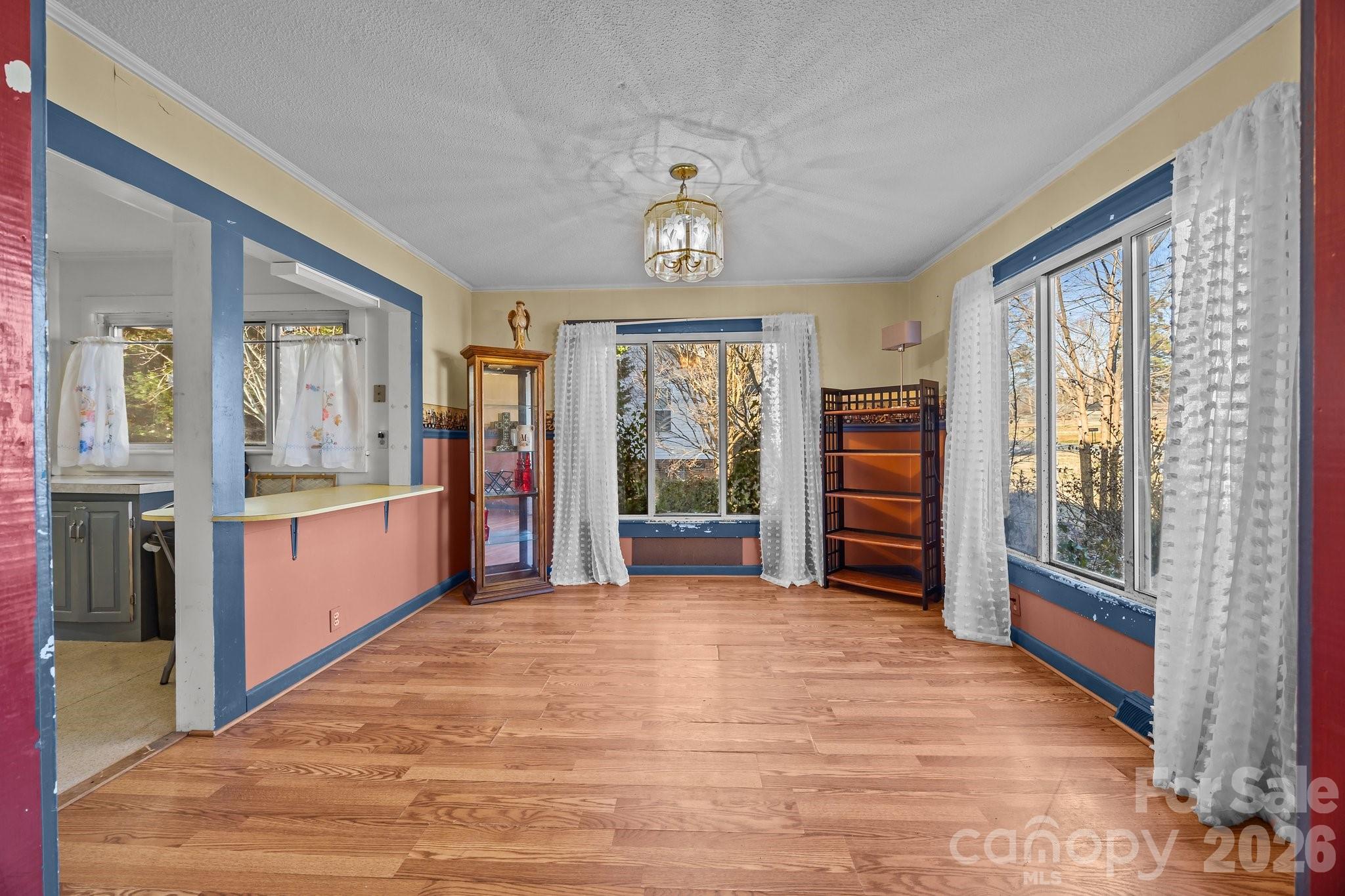 814 E Mills Drive Property Photo 33