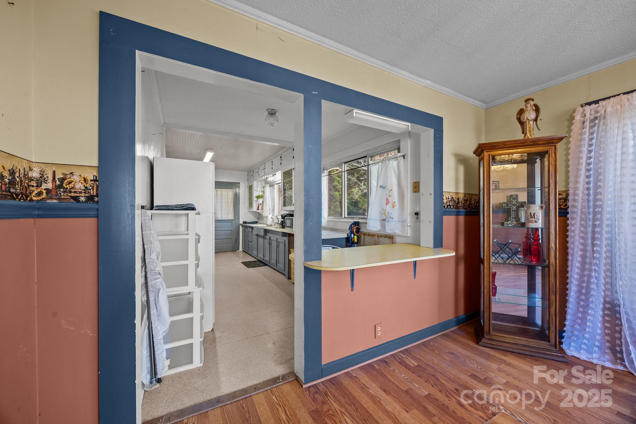 814 E Mills Drive Property Photo 35