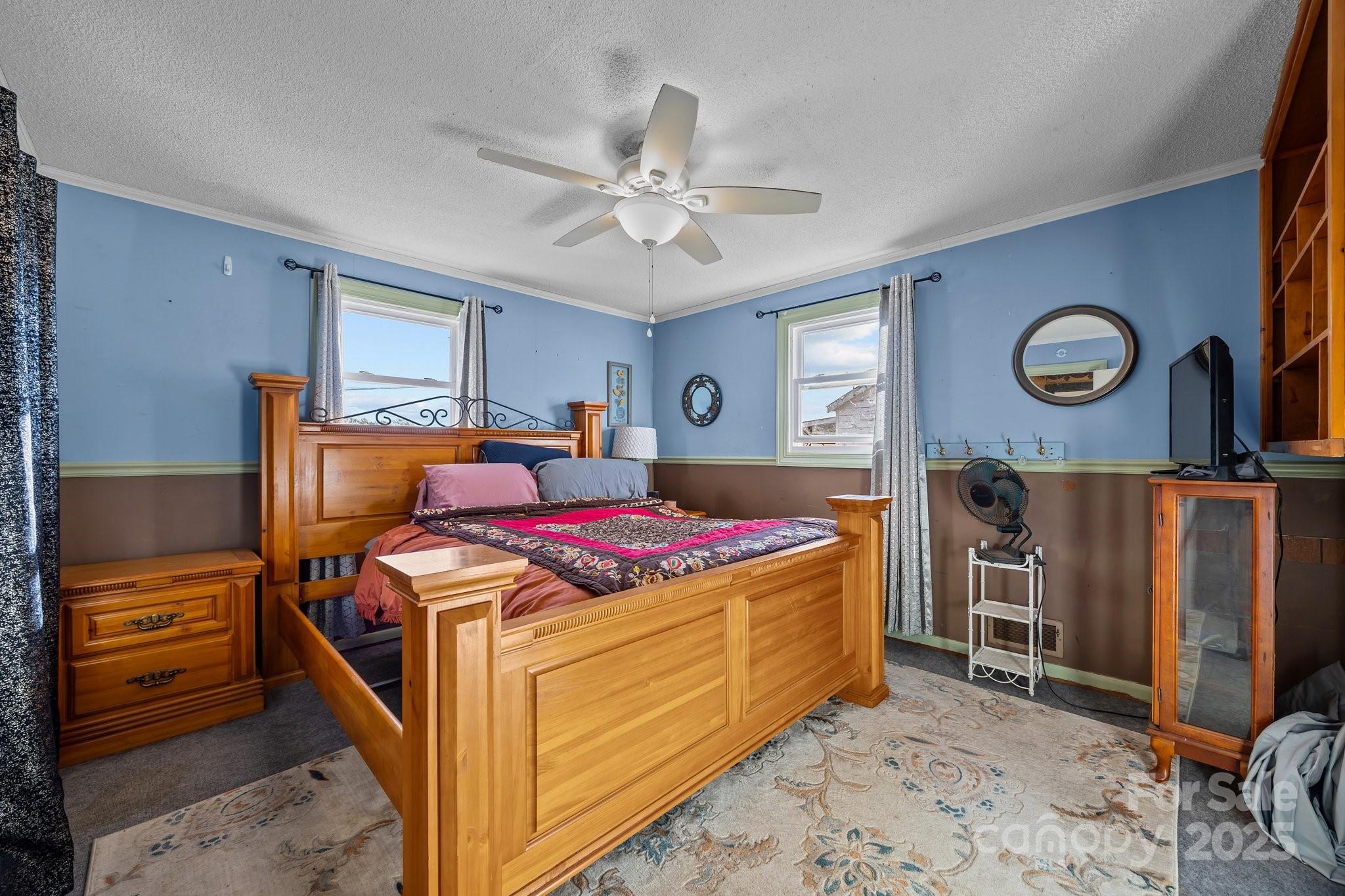 814 E Mills Drive Property Photo 39
