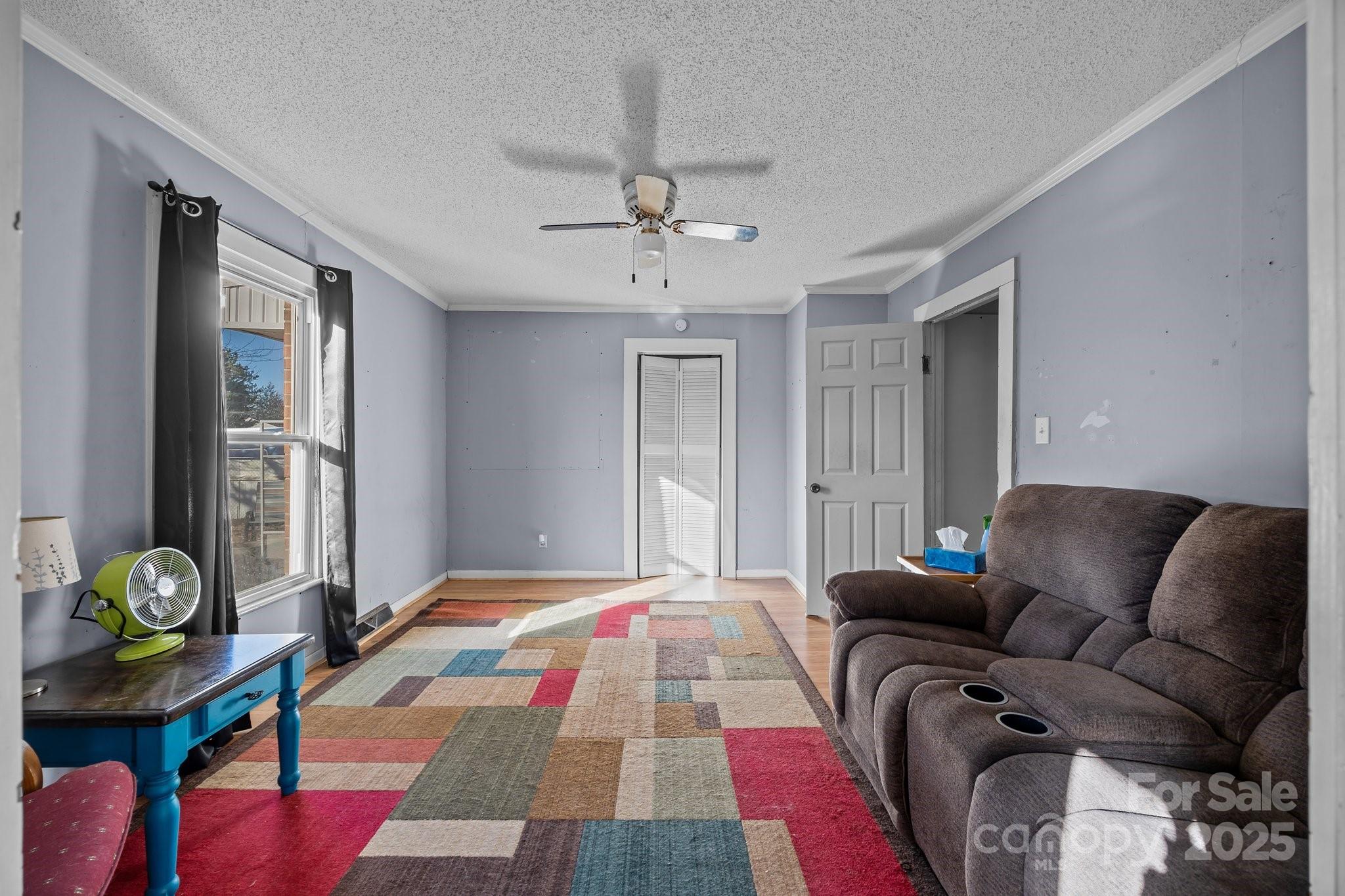 814 E Mills Drive Property Photo 40