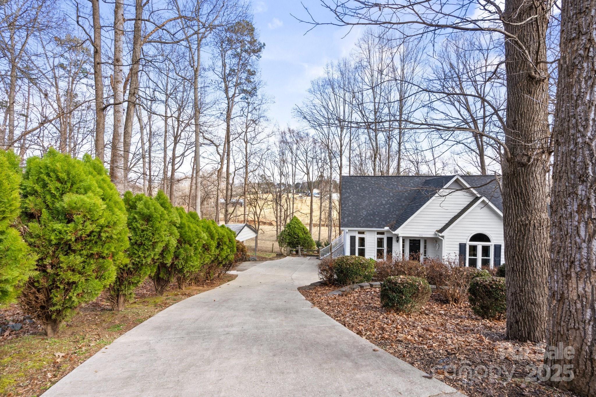 926 Lone Oak Lane Property Photo