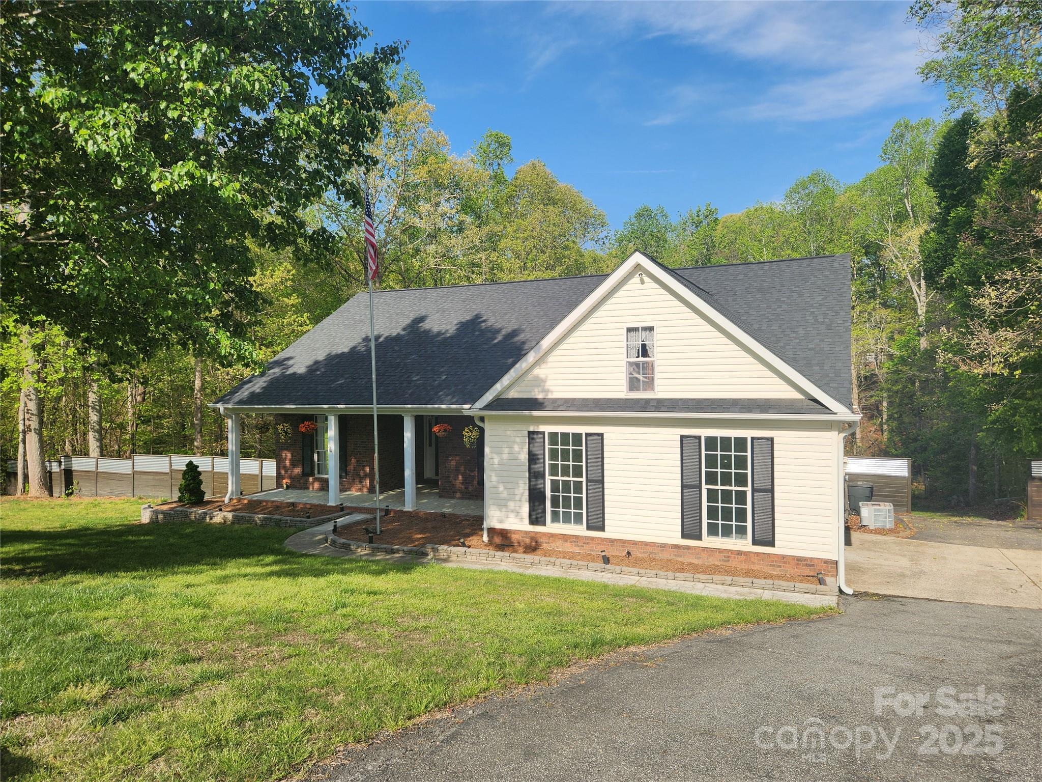 888 Brevard Place Road Property Photo
