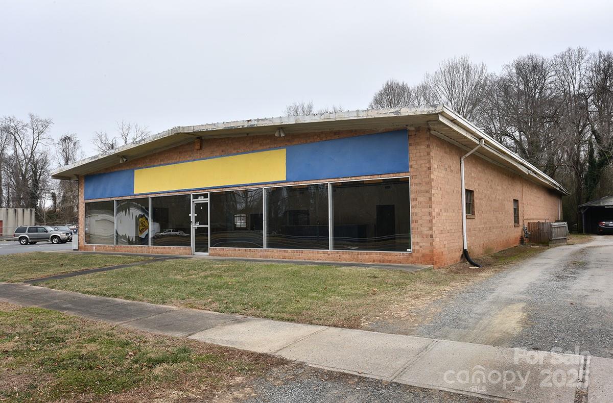 1303 S Salisbury Avenue Property Photo 2