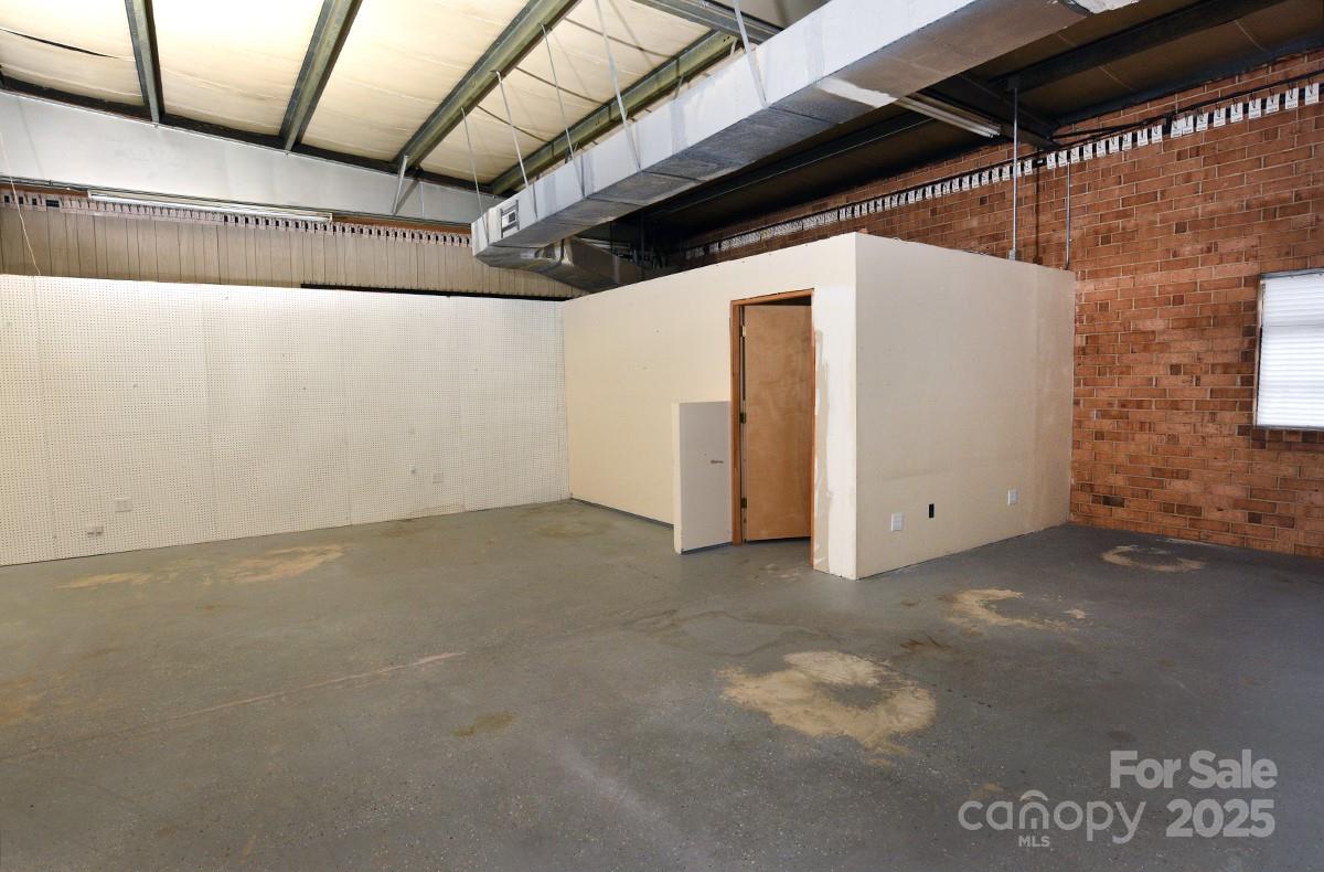 1303 S Salisbury Avenue Property Photo 13